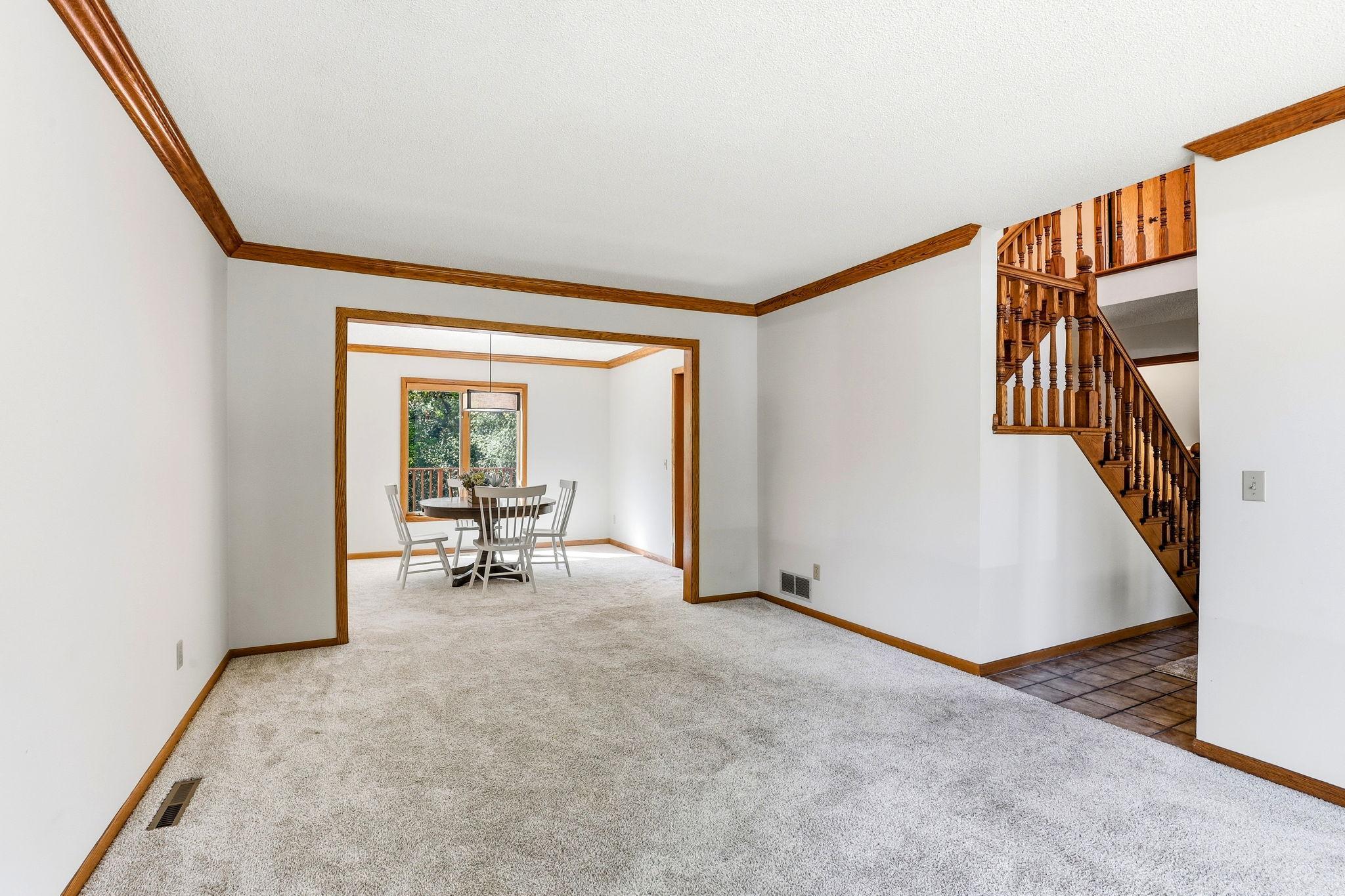 4690 Parkridge Drive Property Photo 4