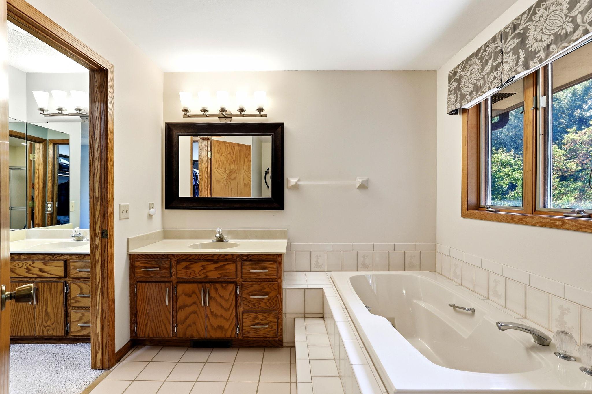 4690 Parkridge Drive Property Photo 15