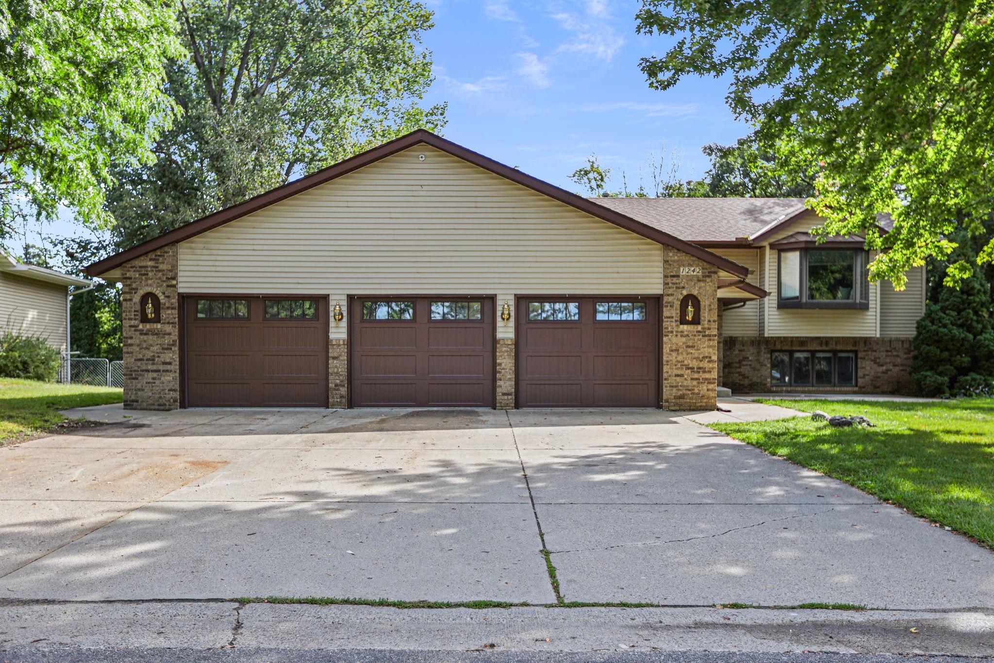 1242 Aldrich Way Property Photo 2