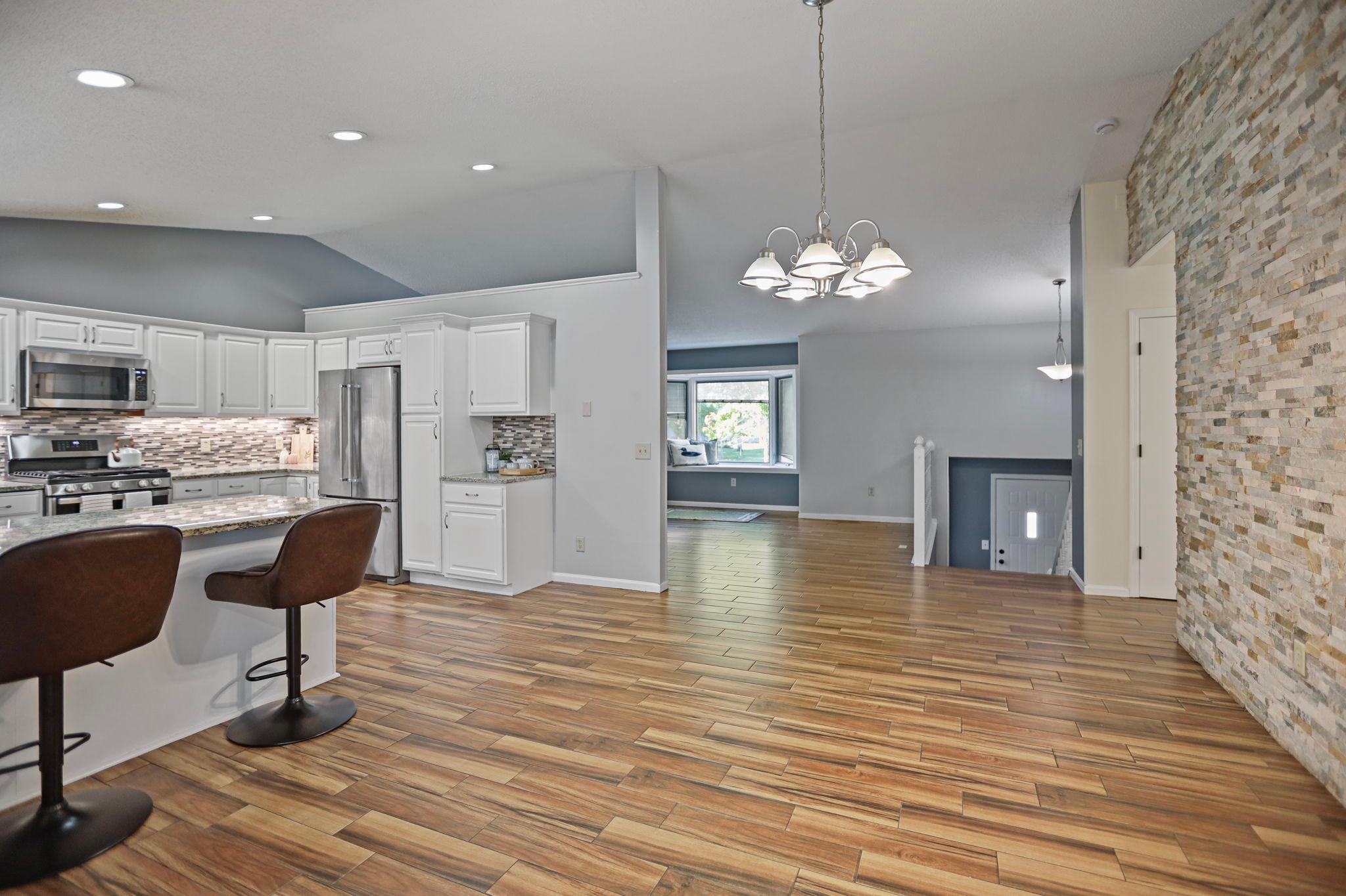 1242 Aldrich Way Property Photo 3