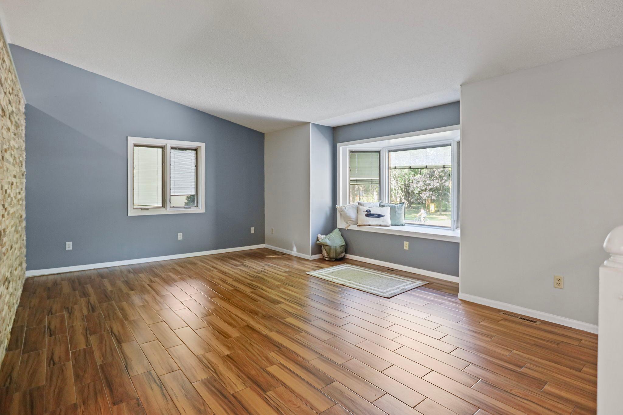 1242 Aldrich Way Property Photo 4