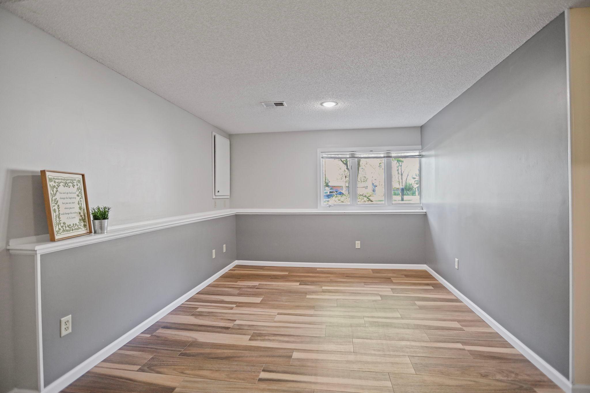1242 Aldrich Way Property Photo 24