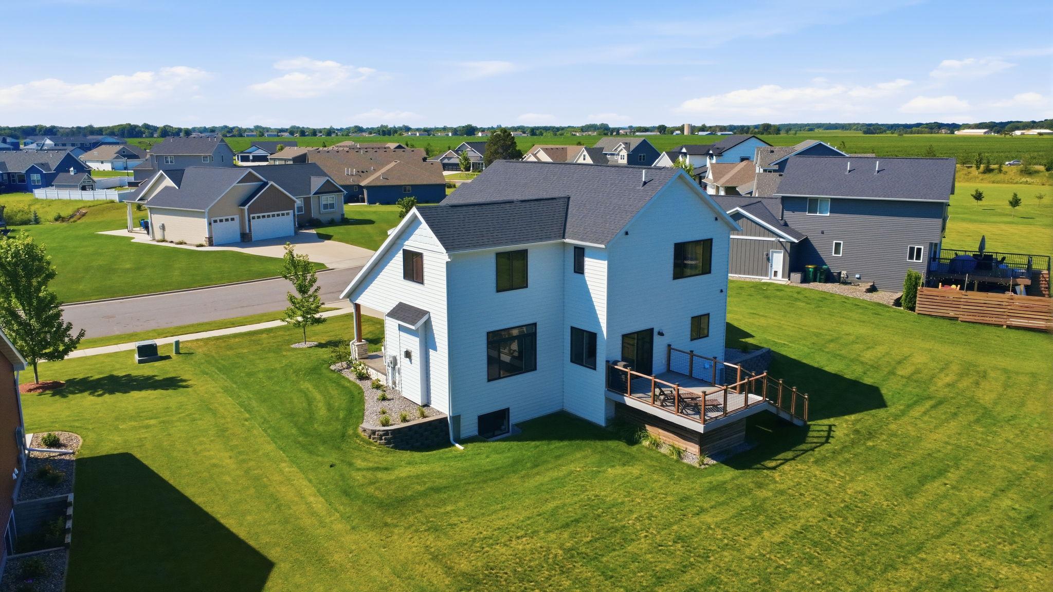 2022 Sandstone Loop N Property Photo 3