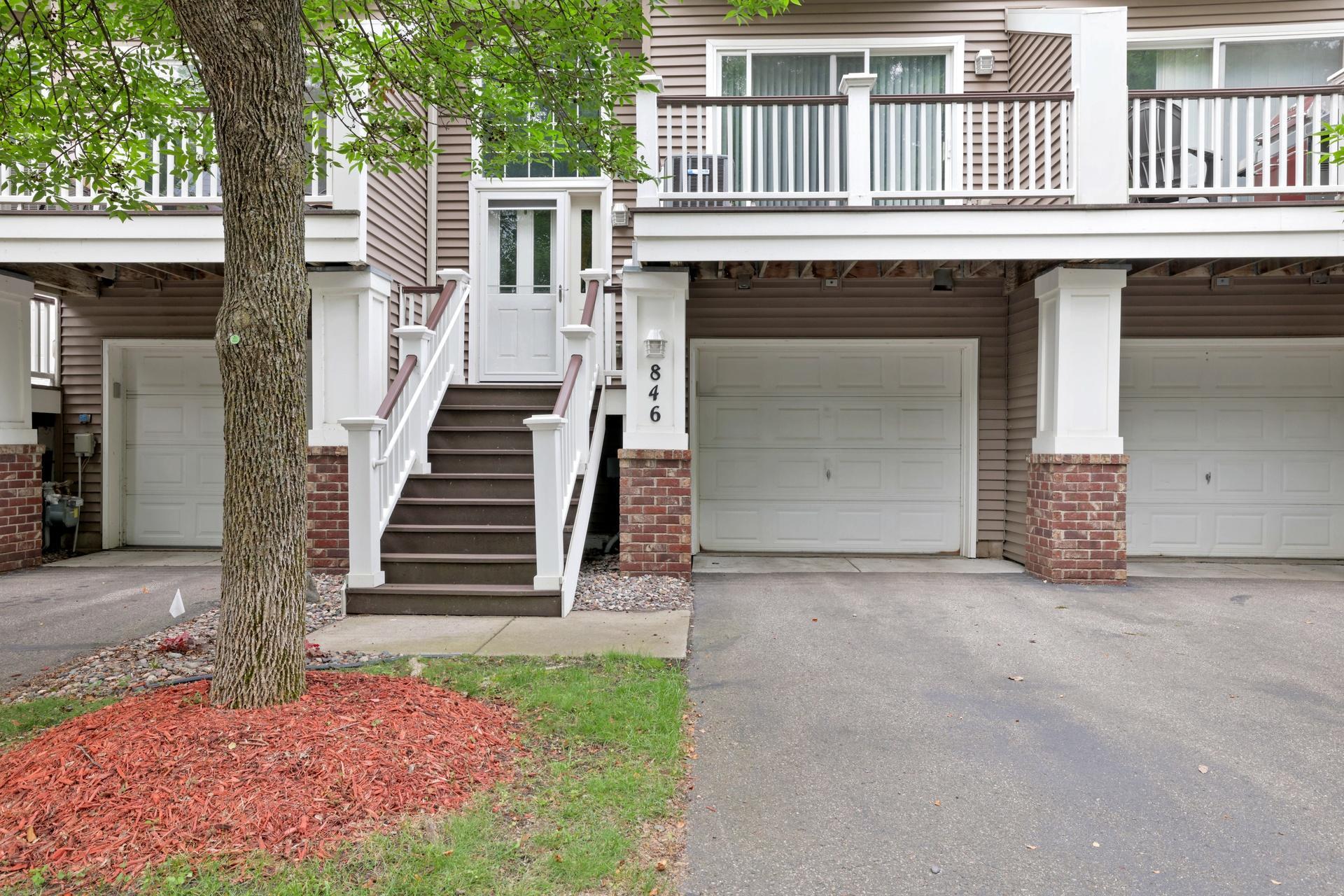 846 Trenton Lane N Property Photo 2