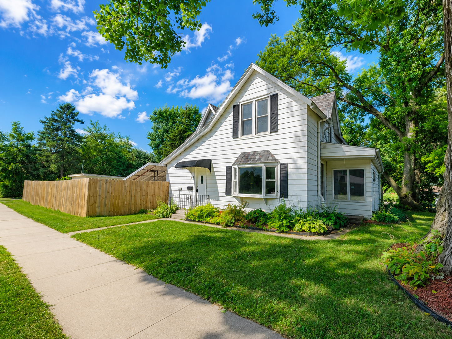 416 1st Street Property Photo 1