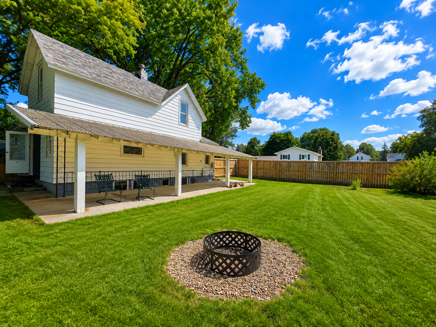 416 1st Street Property Photo 2