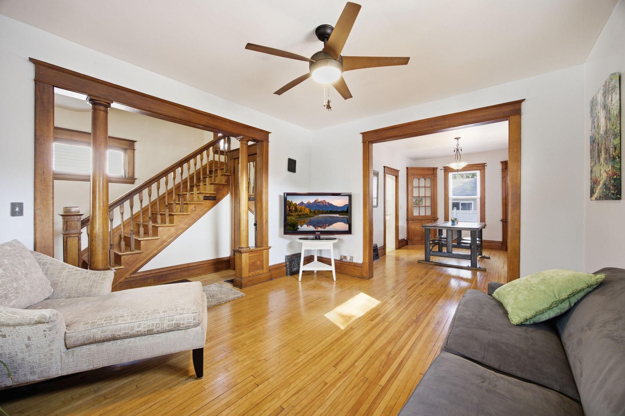 1825 Minnehaha Avenue W Property Photo 1