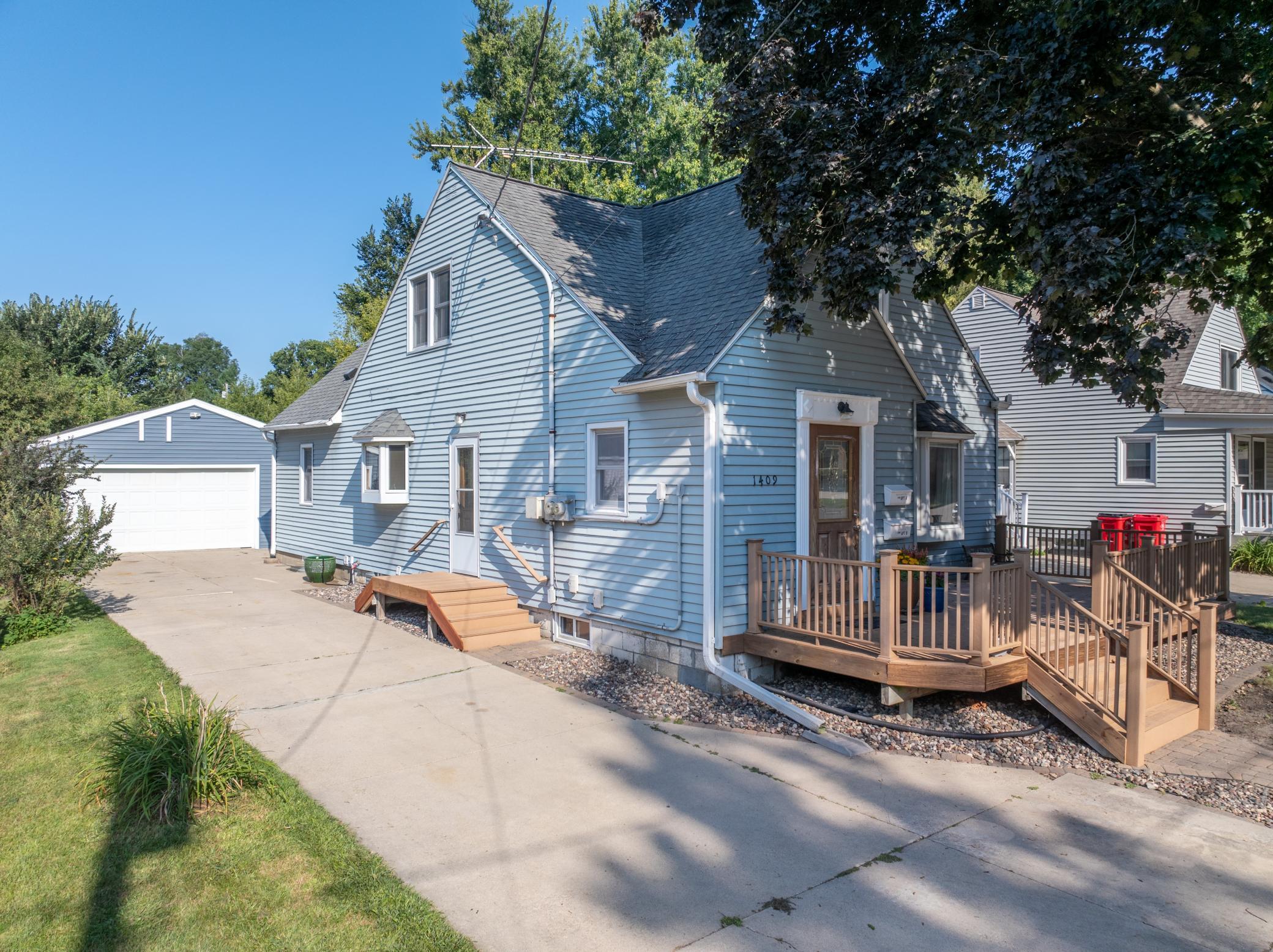 1409 7th Avenue Nw Property Photo 2