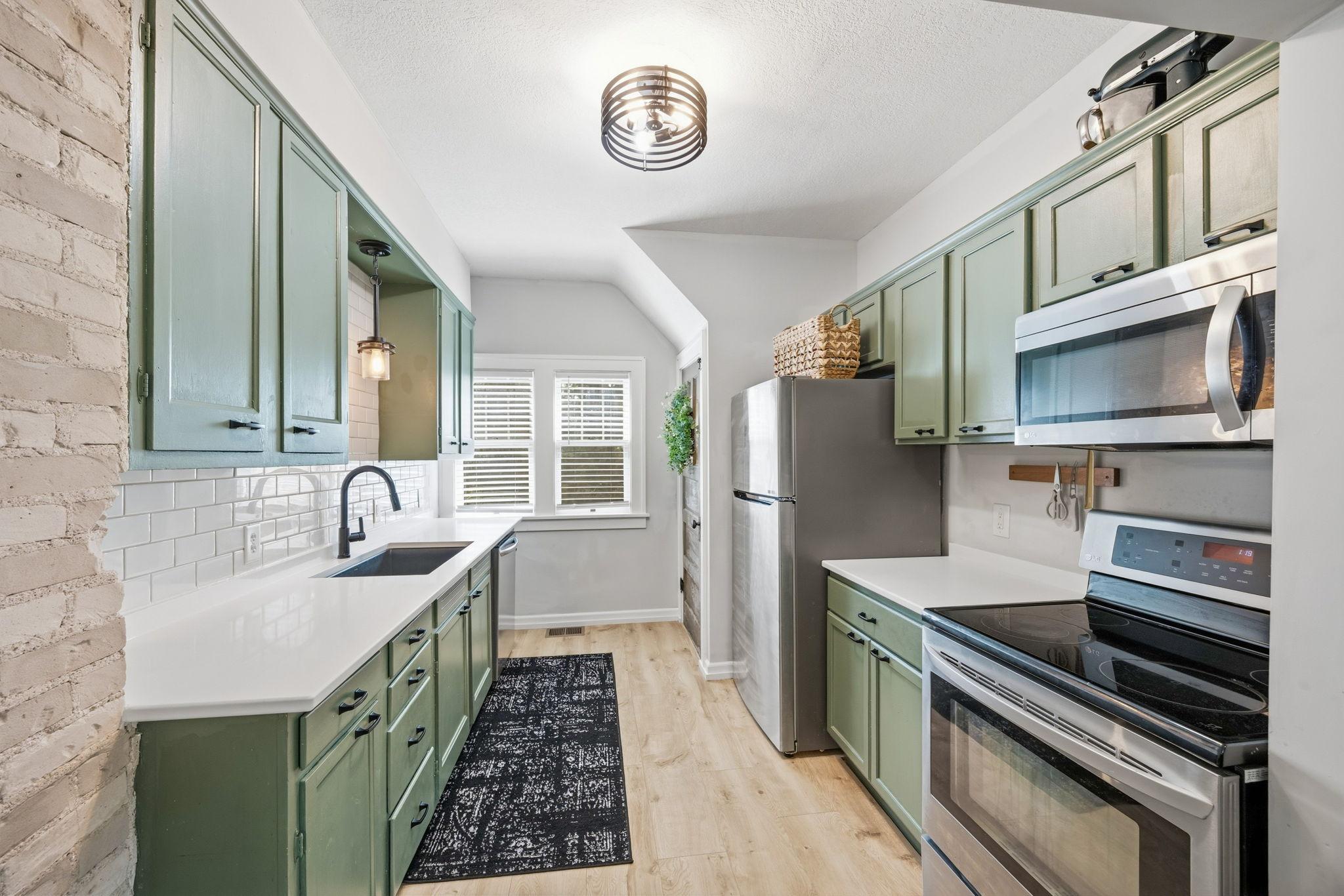 408 Division Street E Property Photo 10