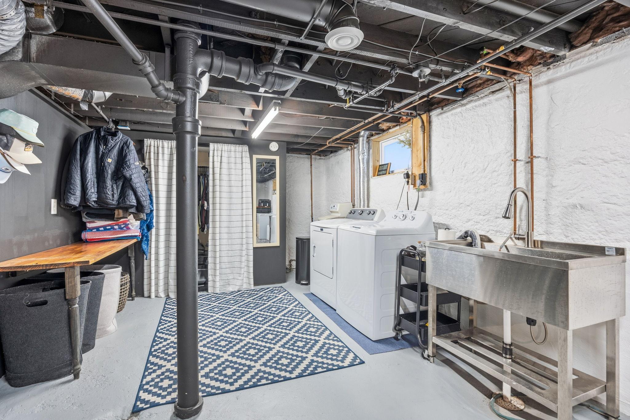 408 Division Street E Property Photo 19