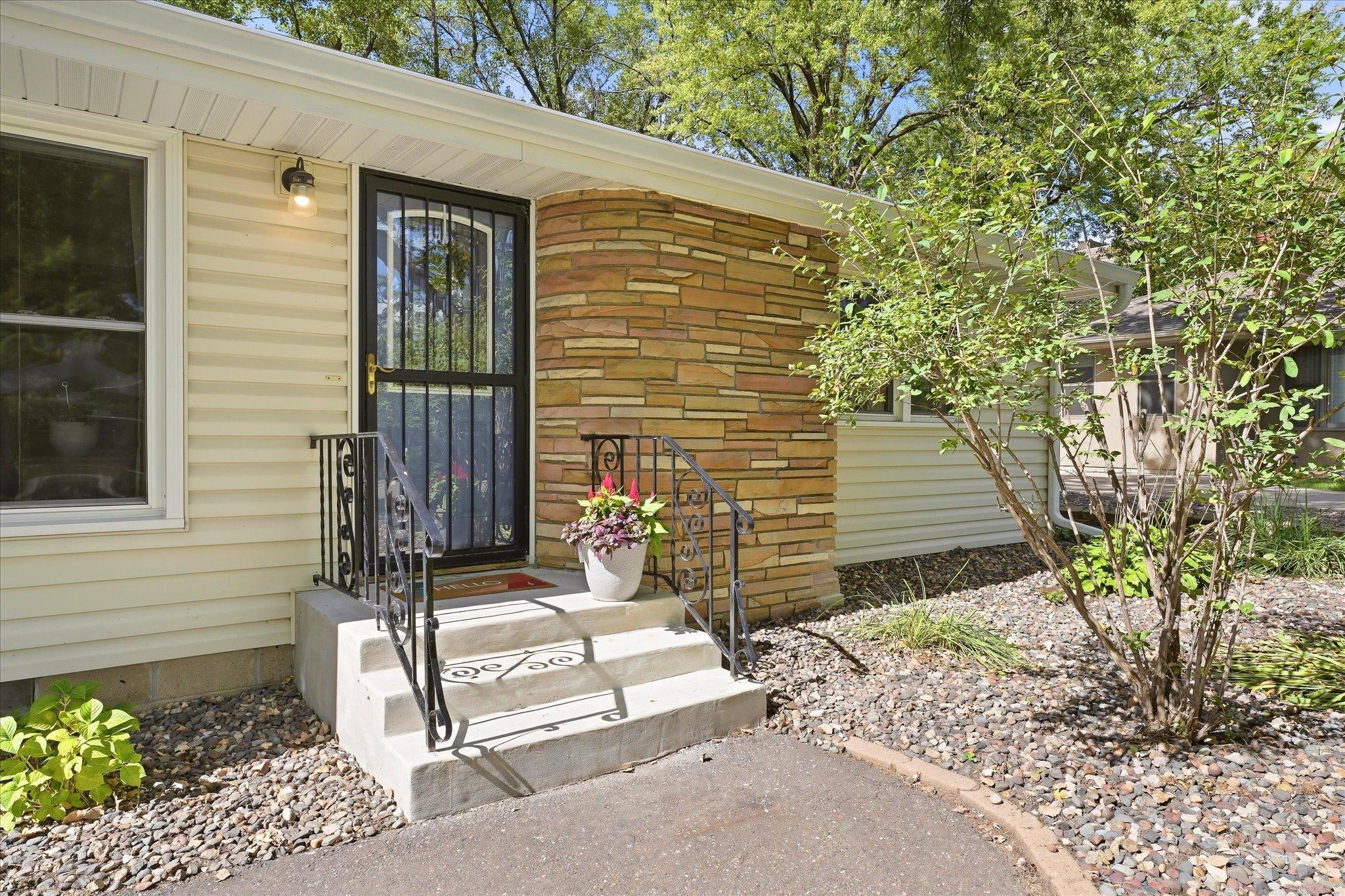 2209 Midlothian Road Property Photo 3