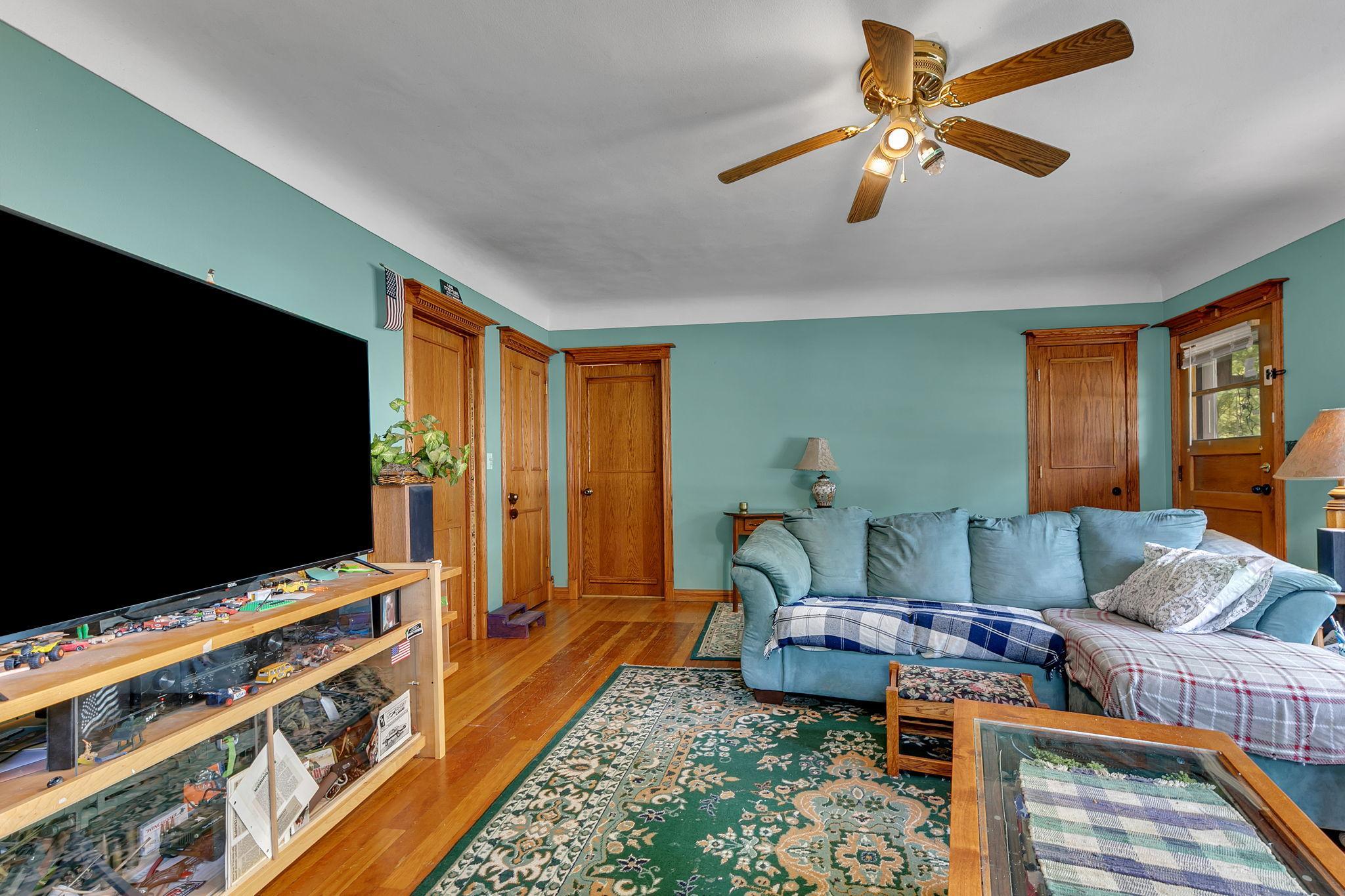 1029 River Avenue S Property Photo 4