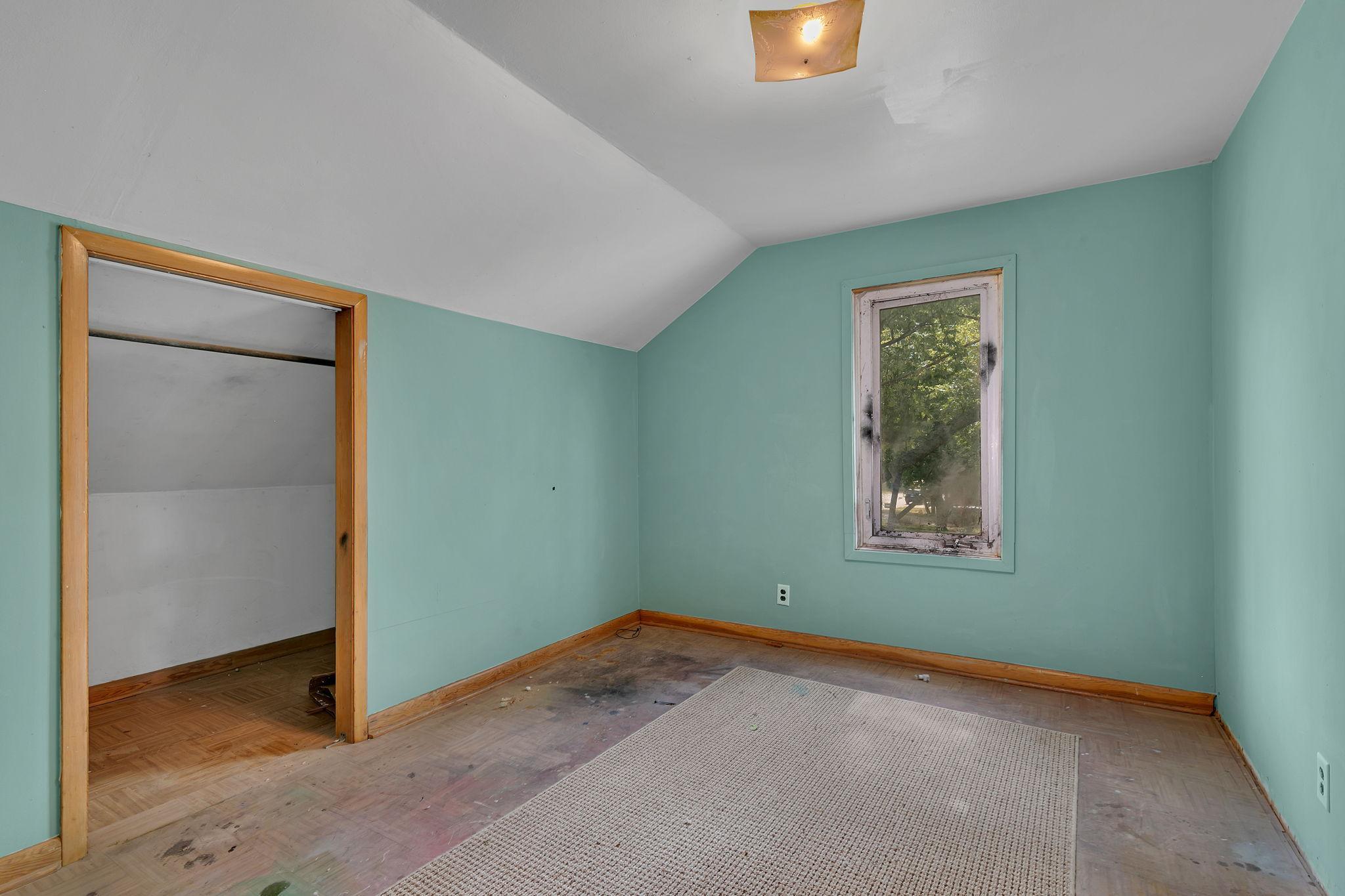 1029 River Avenue S Property Photo 8