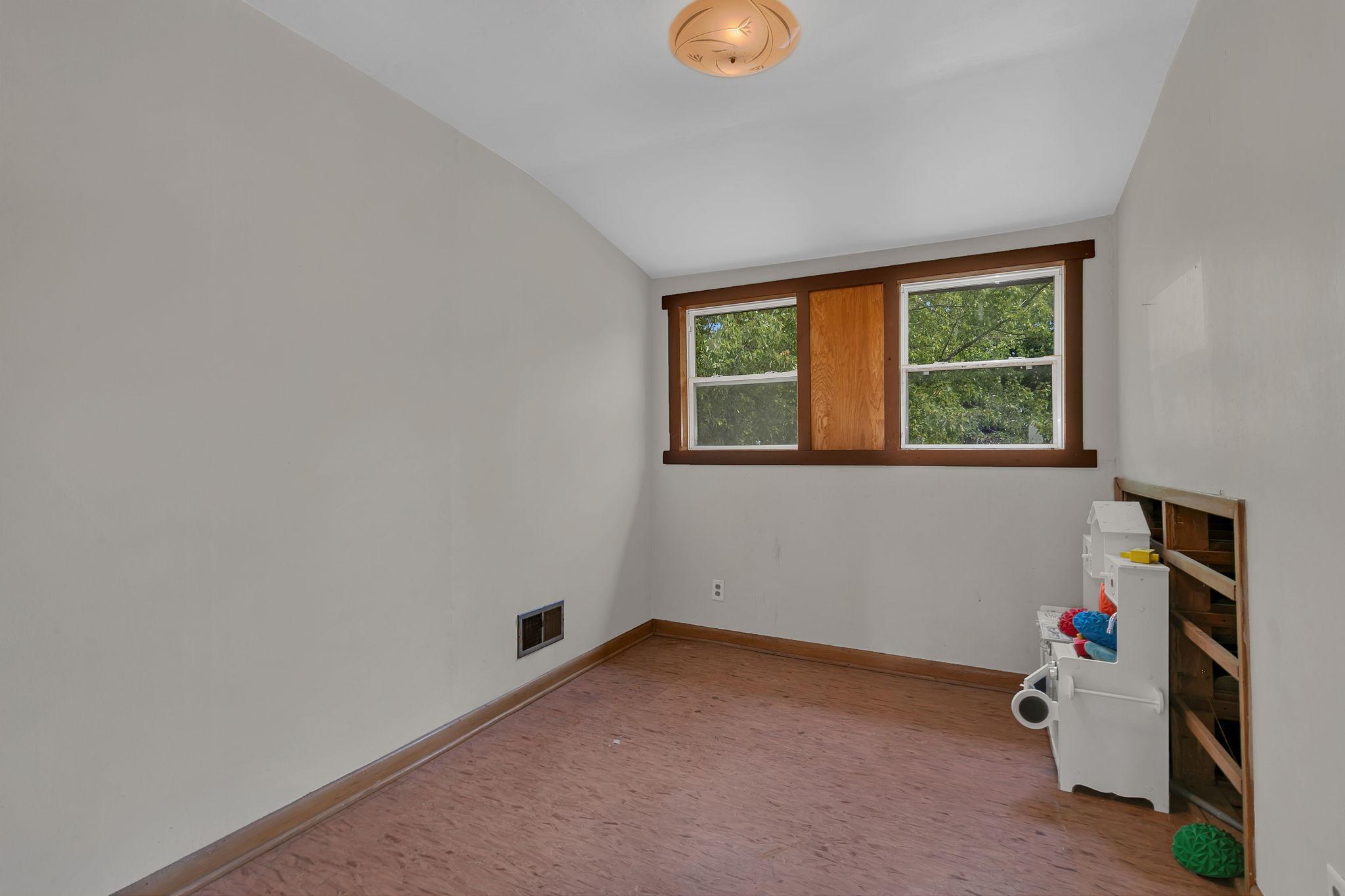 1029 River Avenue S Property Photo 10