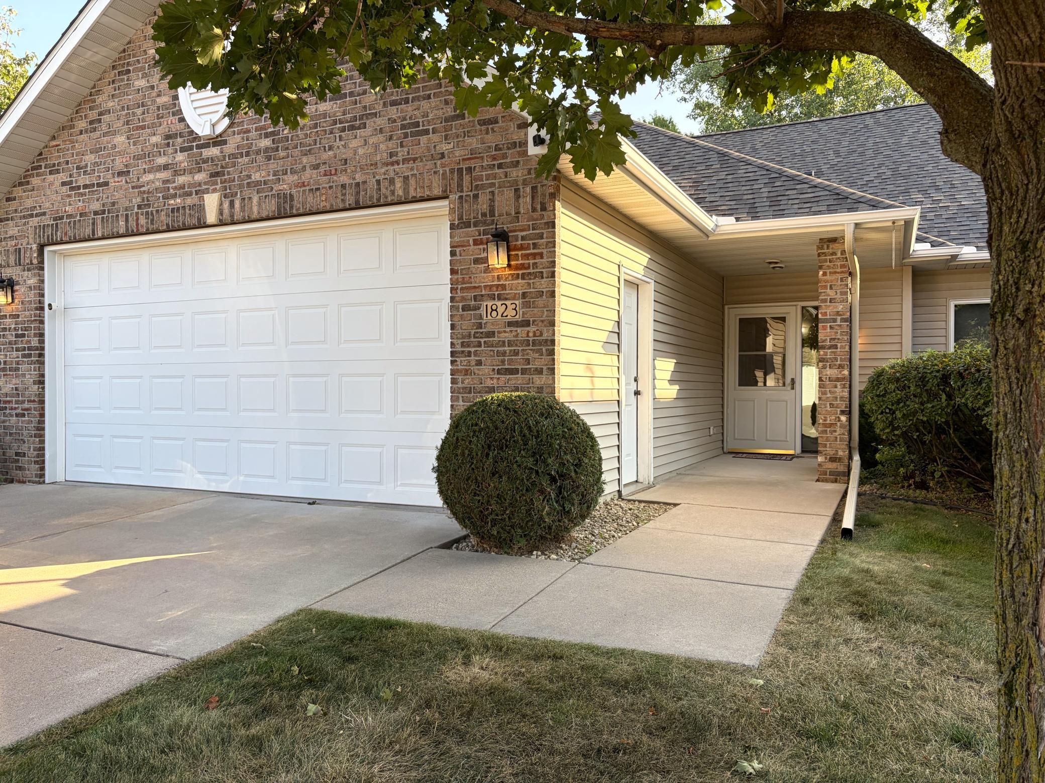 1823 Bohmbach Drive Property Photo 2