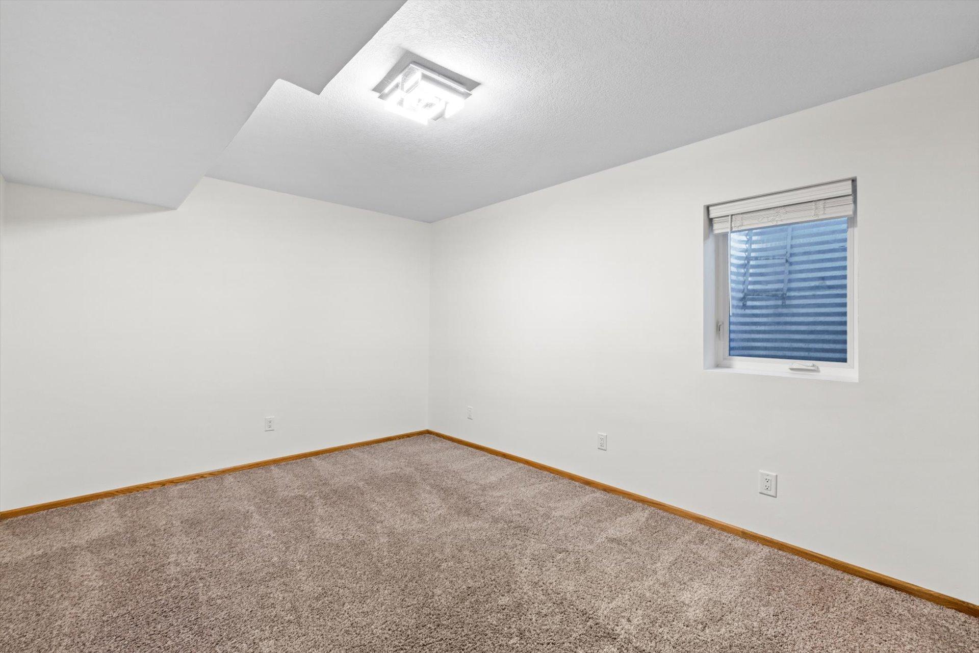 952 Moonlight Drive Property Photo 32
