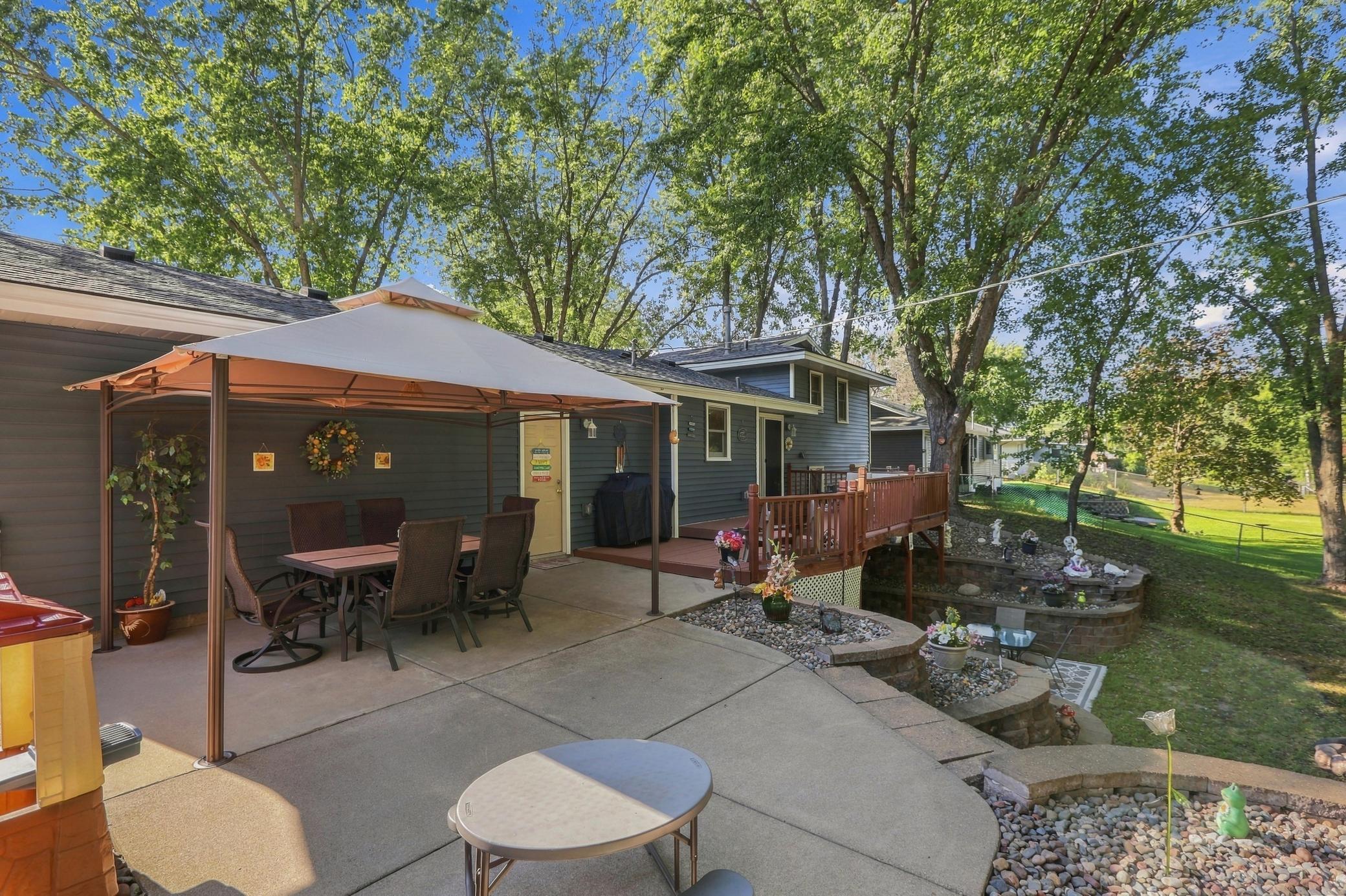 11757 Jefferson Street NE Property Photo 1