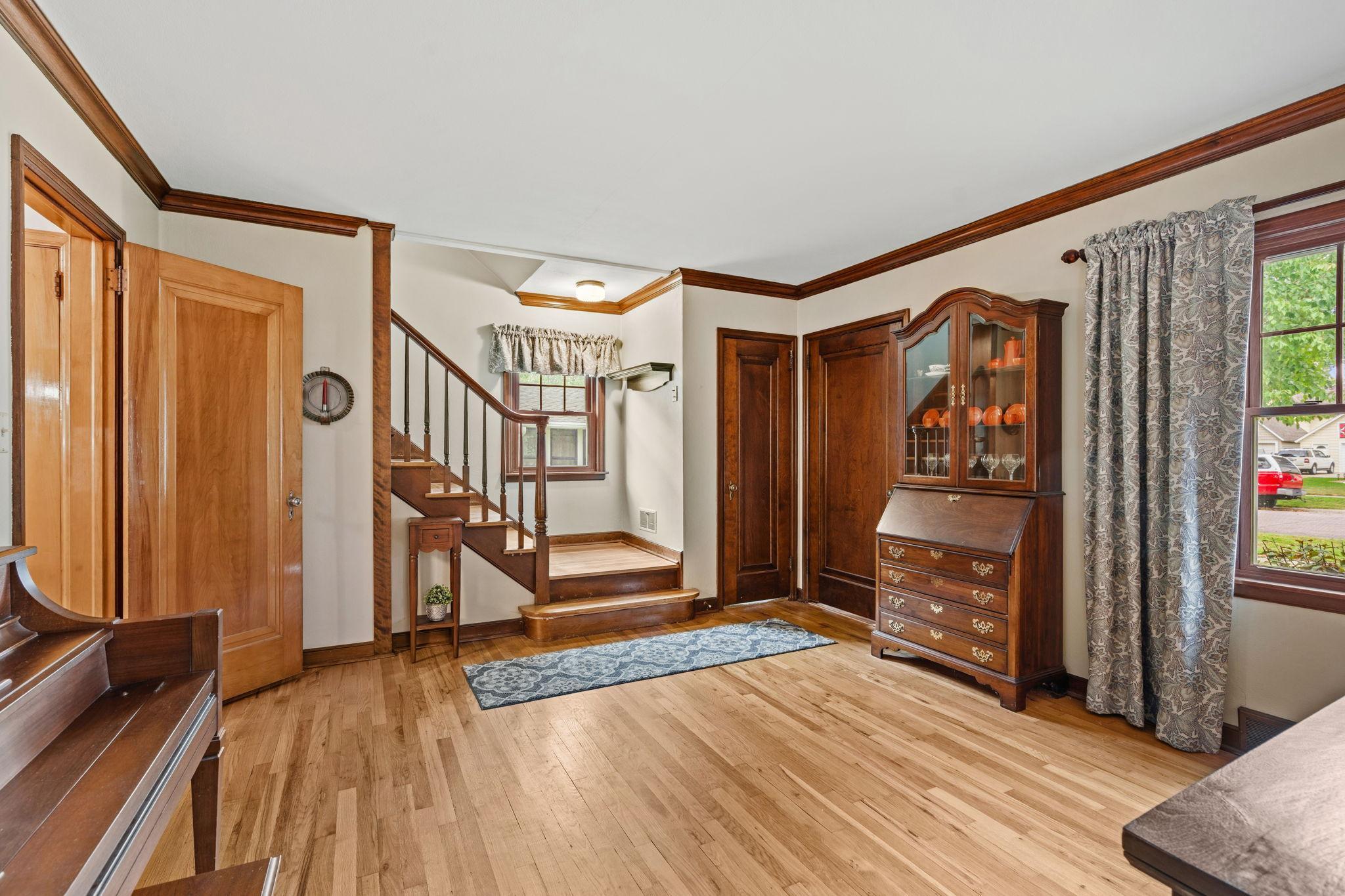 611 2nd Street Ne Property Photo 5