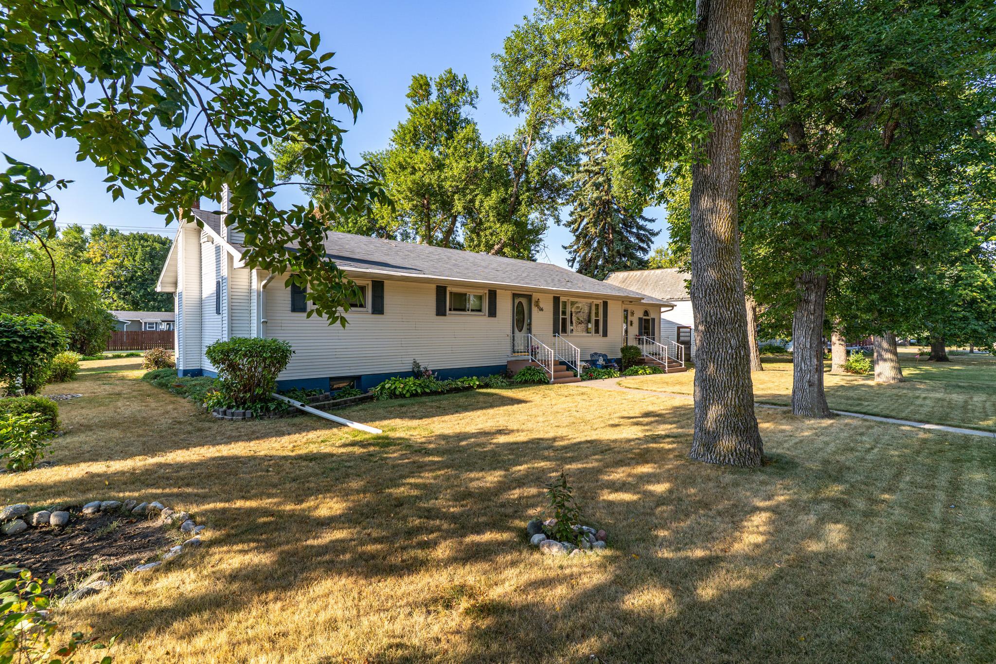 706 Odegard Avenue Se Property Photo 2