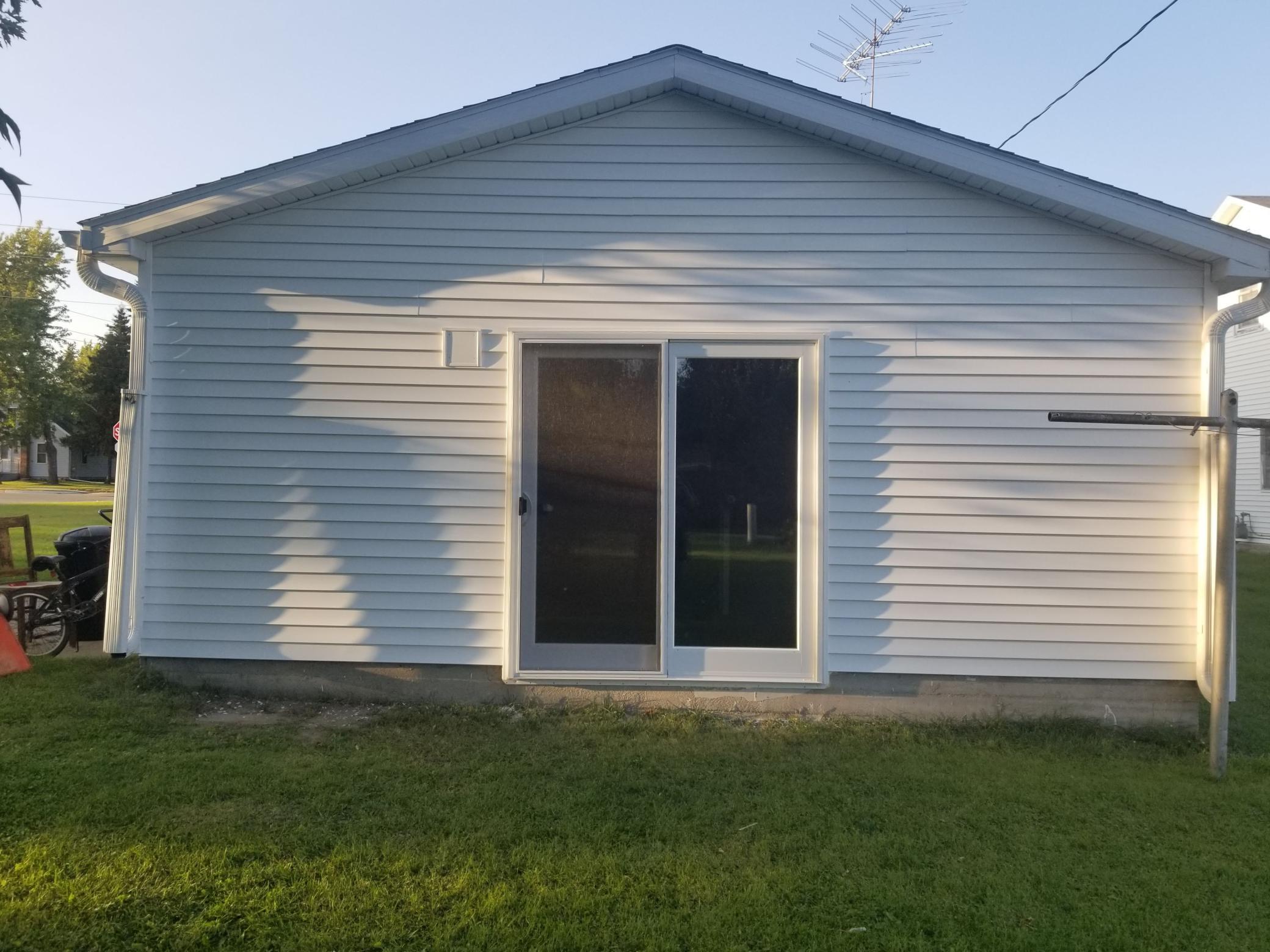 303 Minnesota Avenue E Property Photo 25