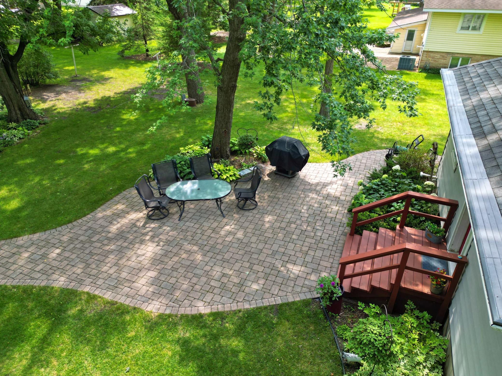 411 7th Street E Property Photo 3