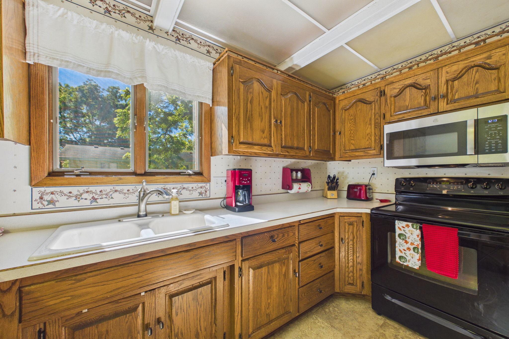 411 7th Street E Property Photo 6