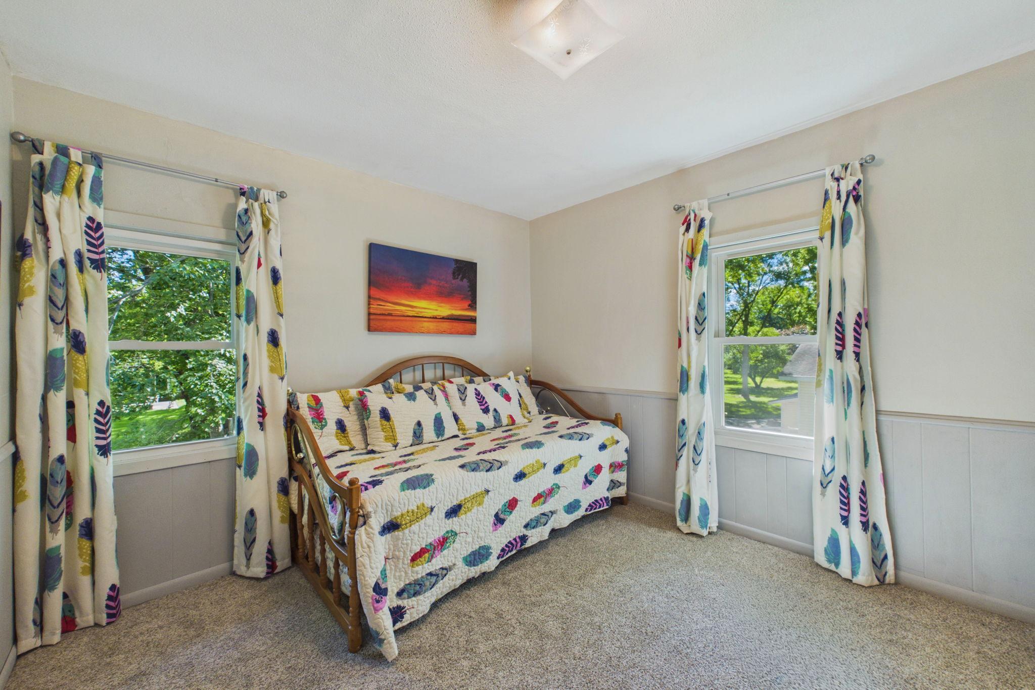 411 7th Street E Property Photo 10