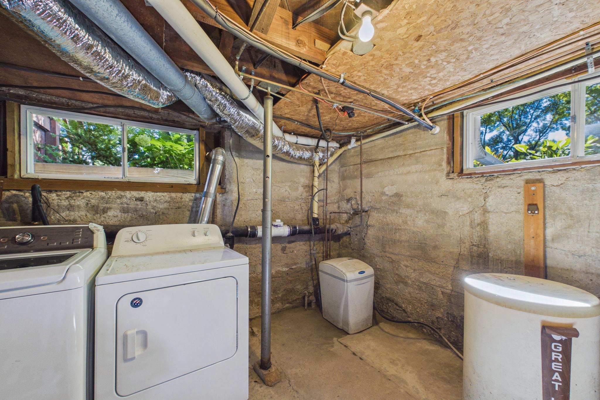 411 7th Street E Property Photo 15