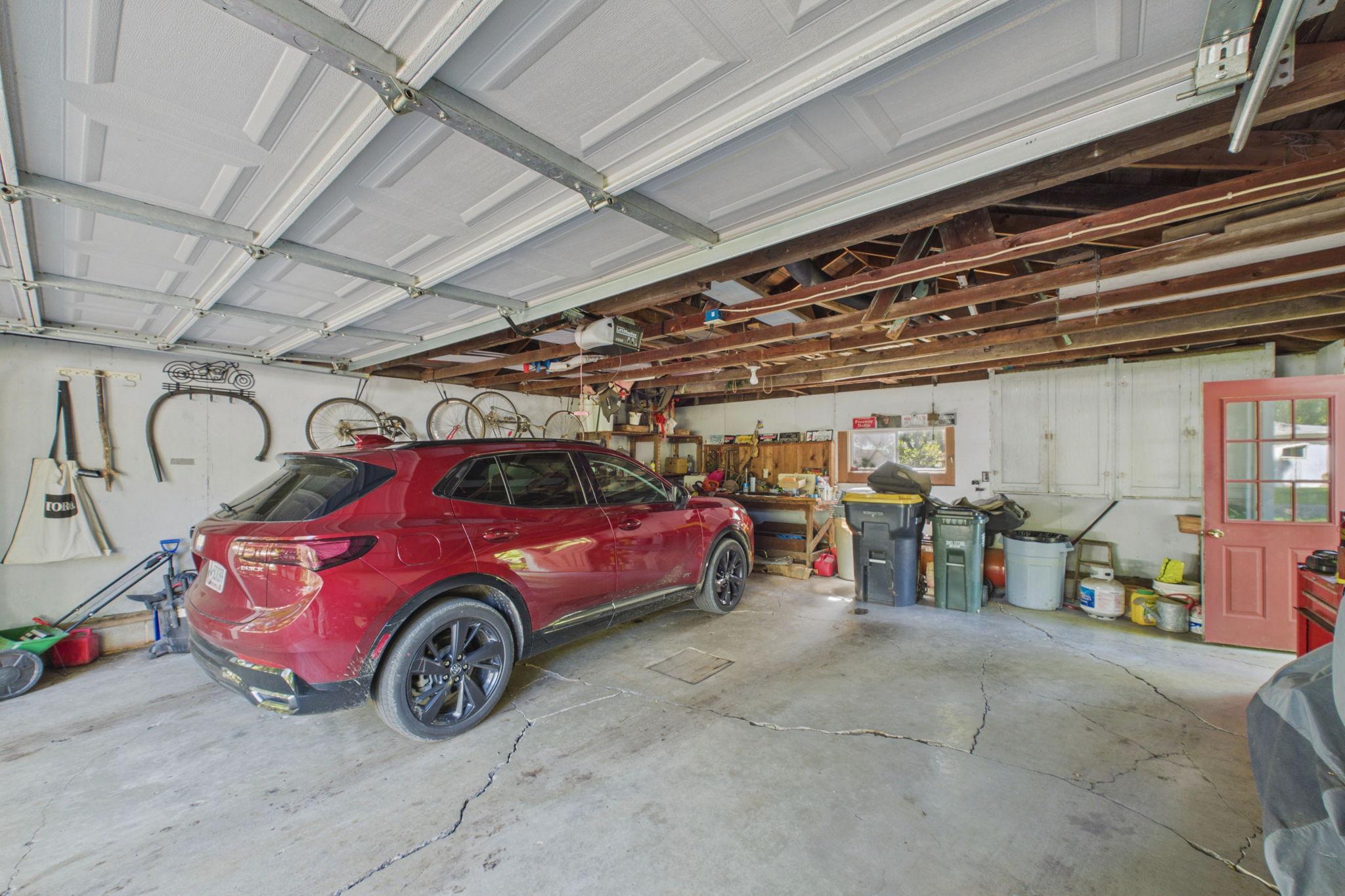 411 7th Street E Property Photo 16