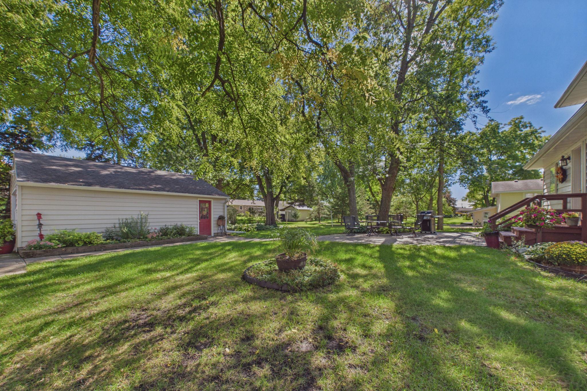 411 7th Street E Property Photo 18