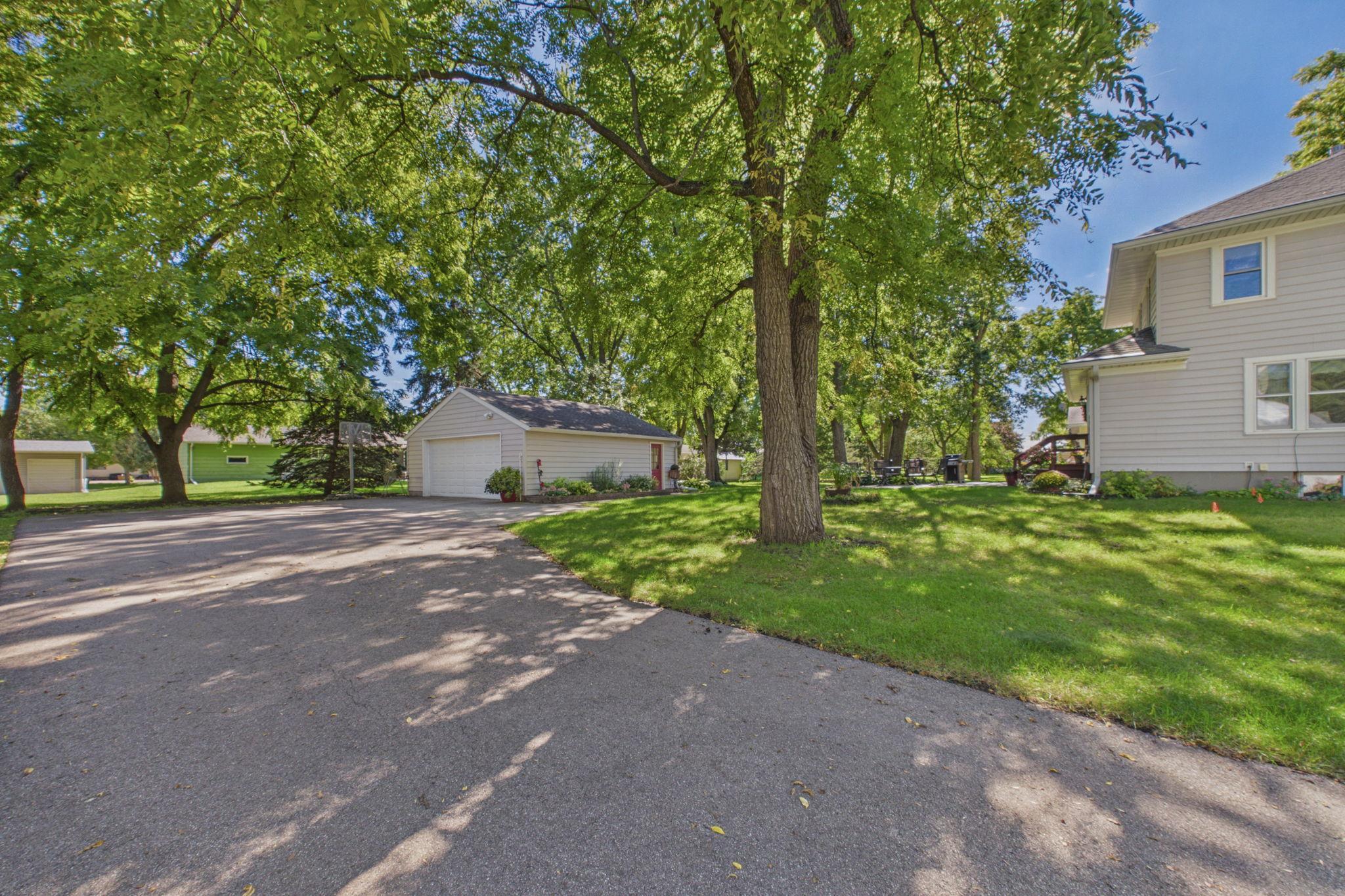 411 7th Street E Property Photo 20