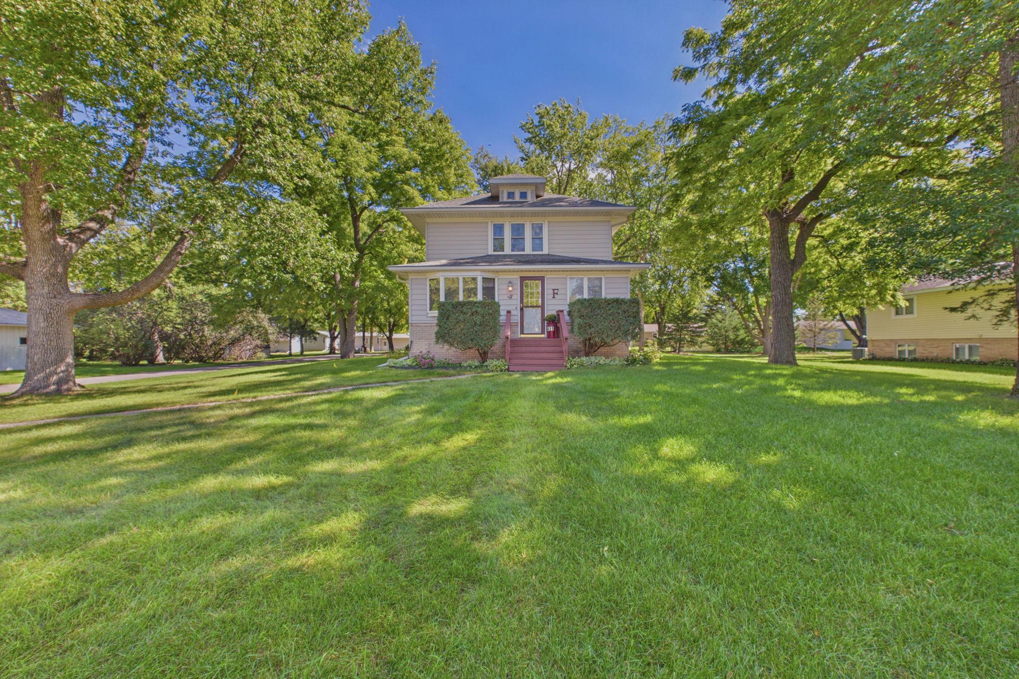 411 7th Street E Property Photo 22
