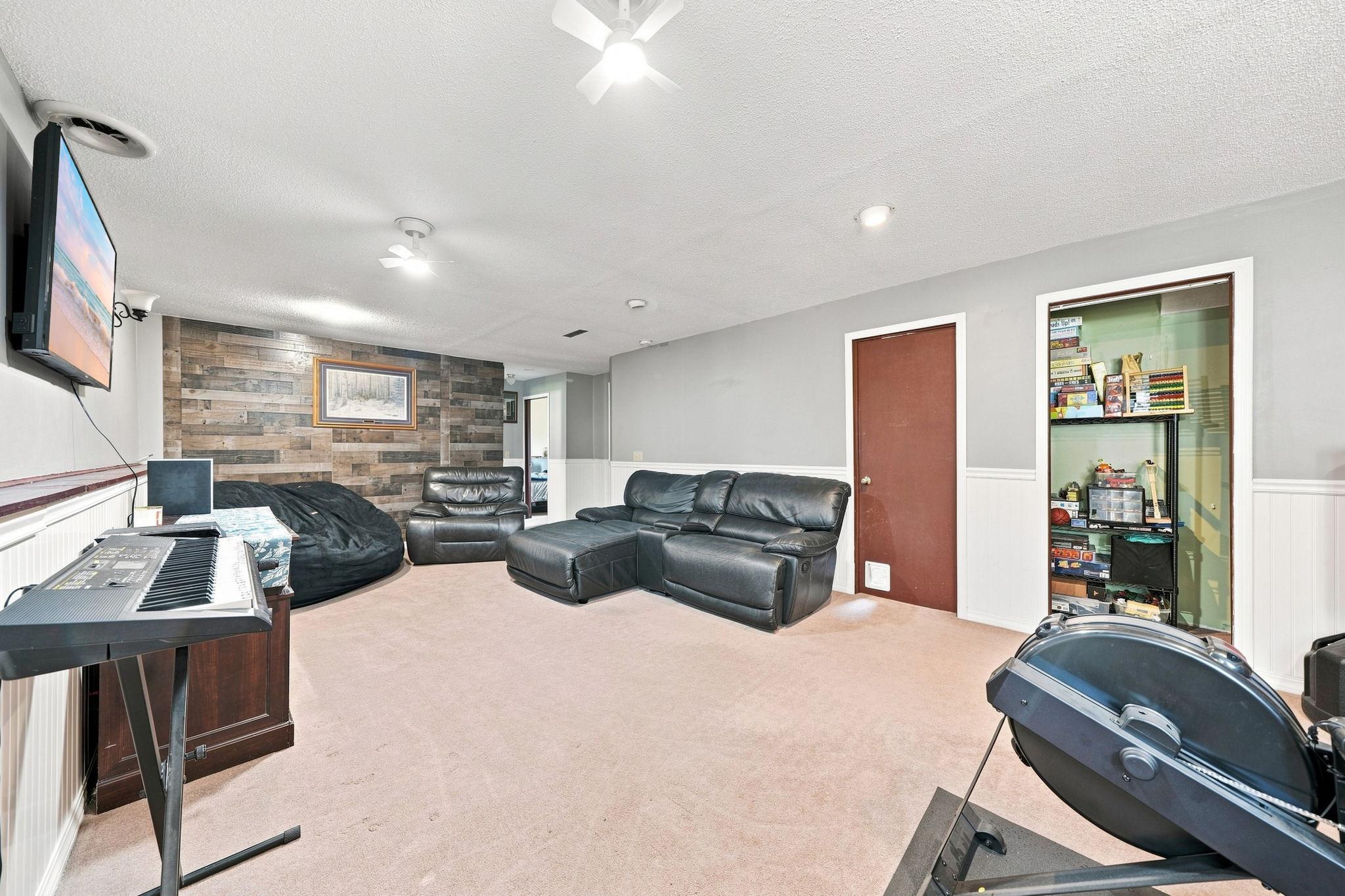 2201 Kessler Lane Property Photo 16