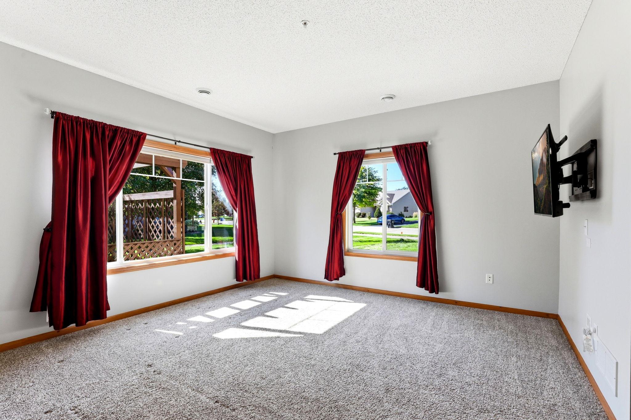 146 Shetland Lane Property Photo 7