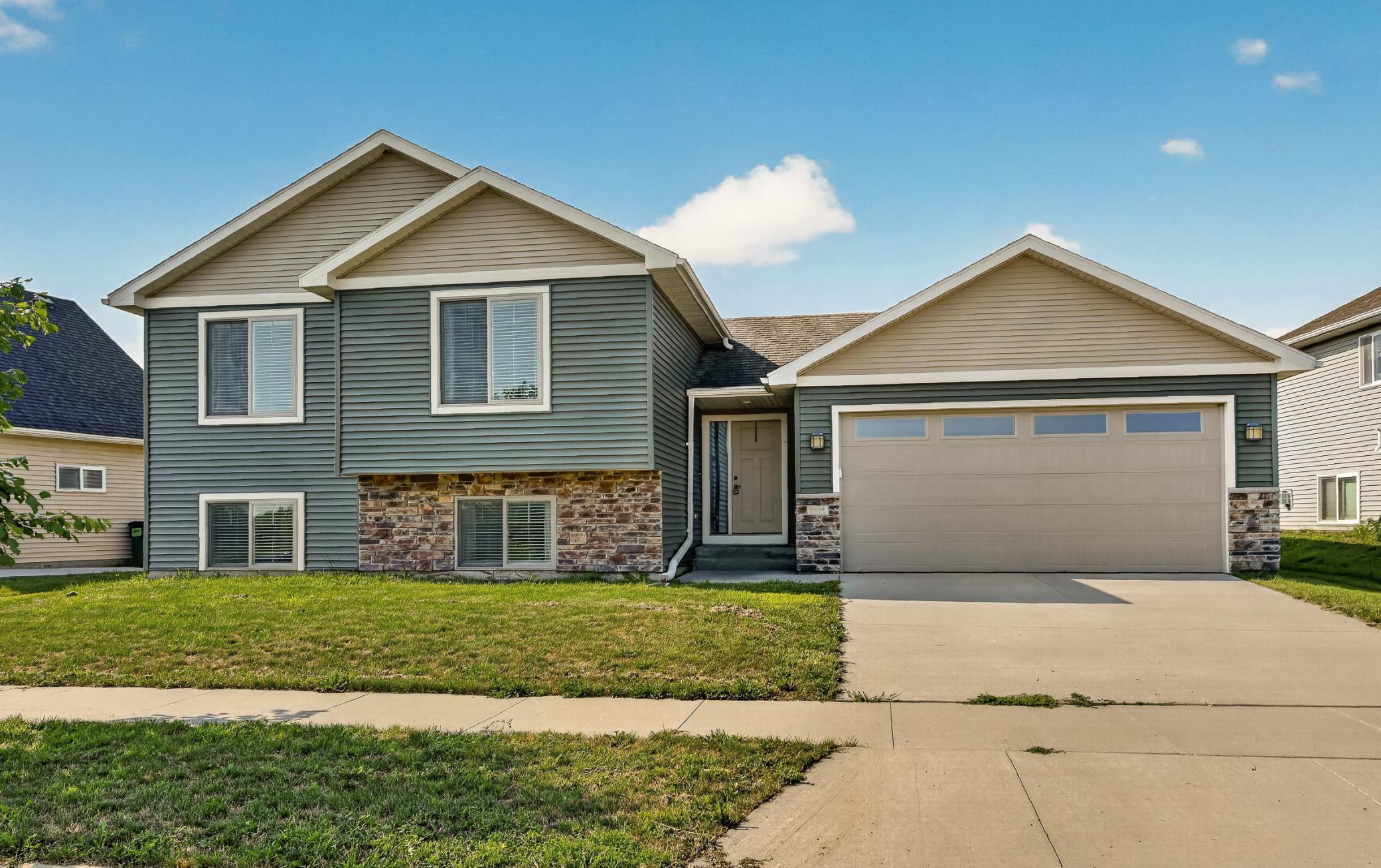 5526 Harvest Lake Drive Nw Property Photo 1