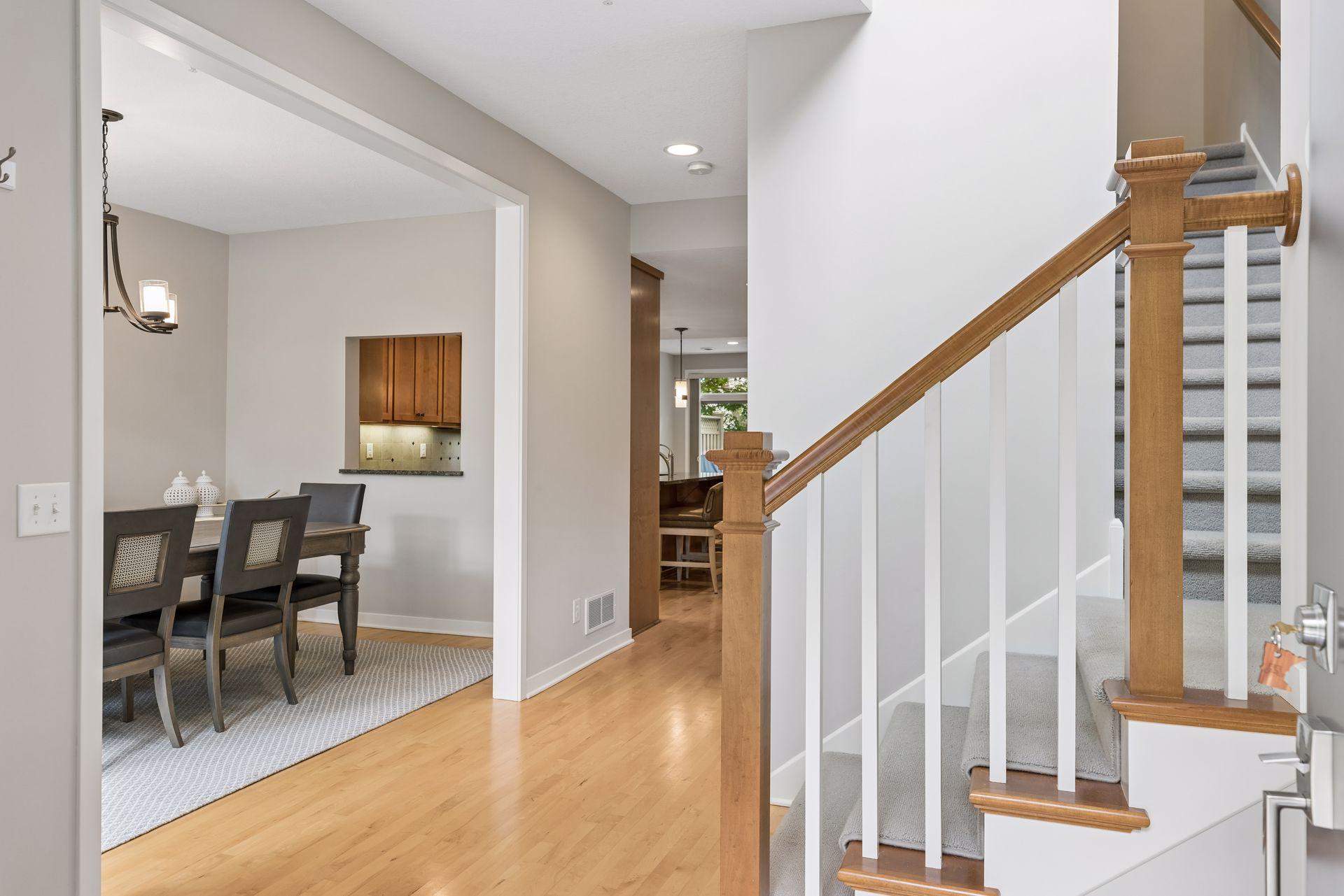 533 Willoughby Way W Property Photo 3