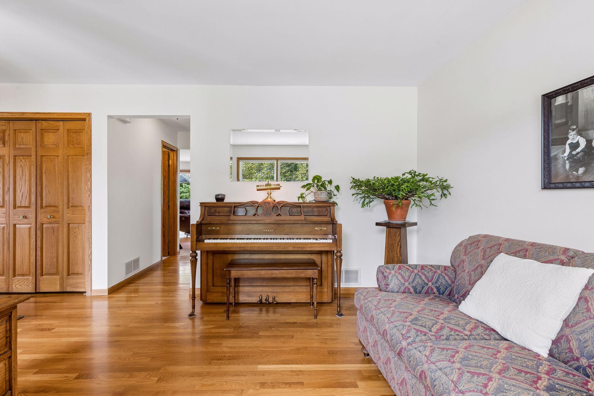1008 Eagle Ridge Court Property Photo 11