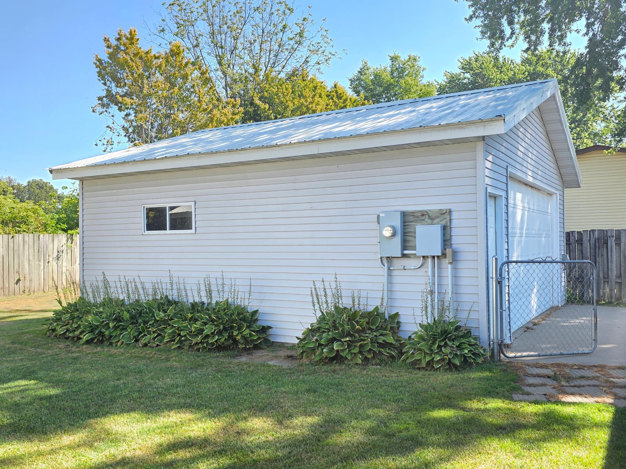 320 6th Avenue Ne Property Photo 58