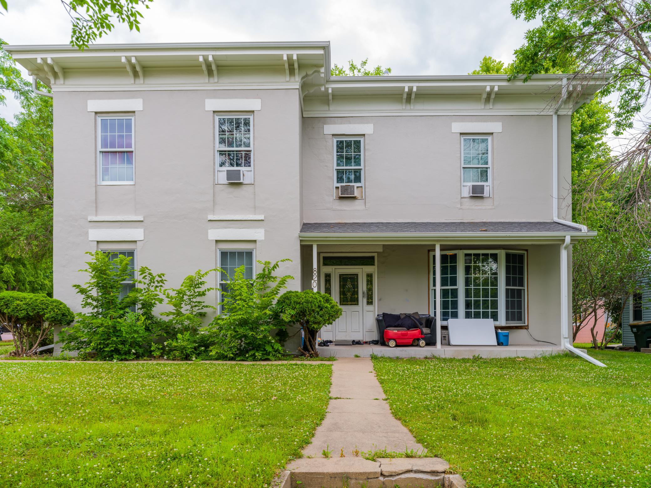820 S Minnesota Avenue Property Photo 1