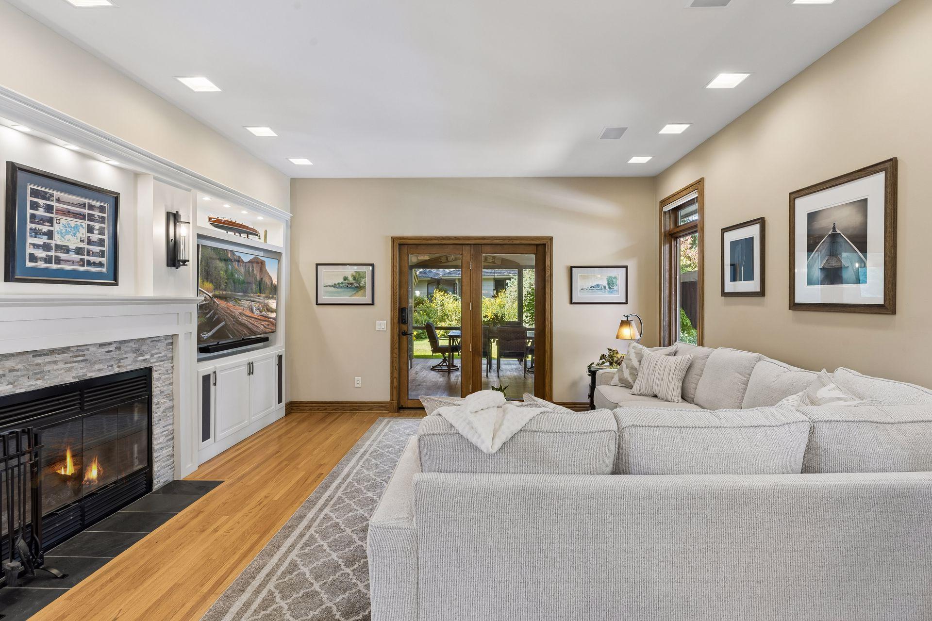 28010 Boulder Bridge Drive Property Photo 15
