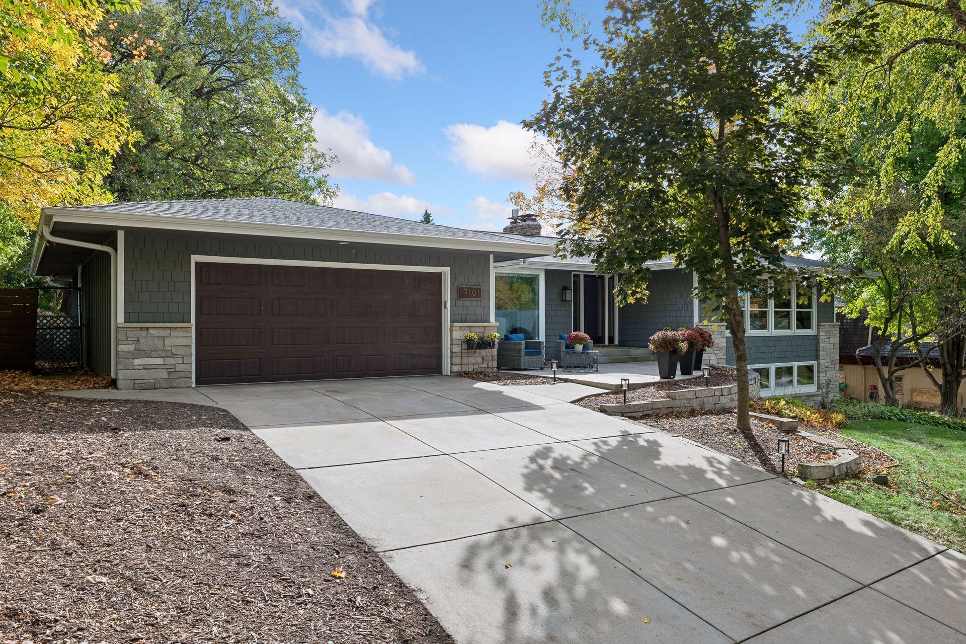 7101 Mark Terrace Drive Property Photo 3