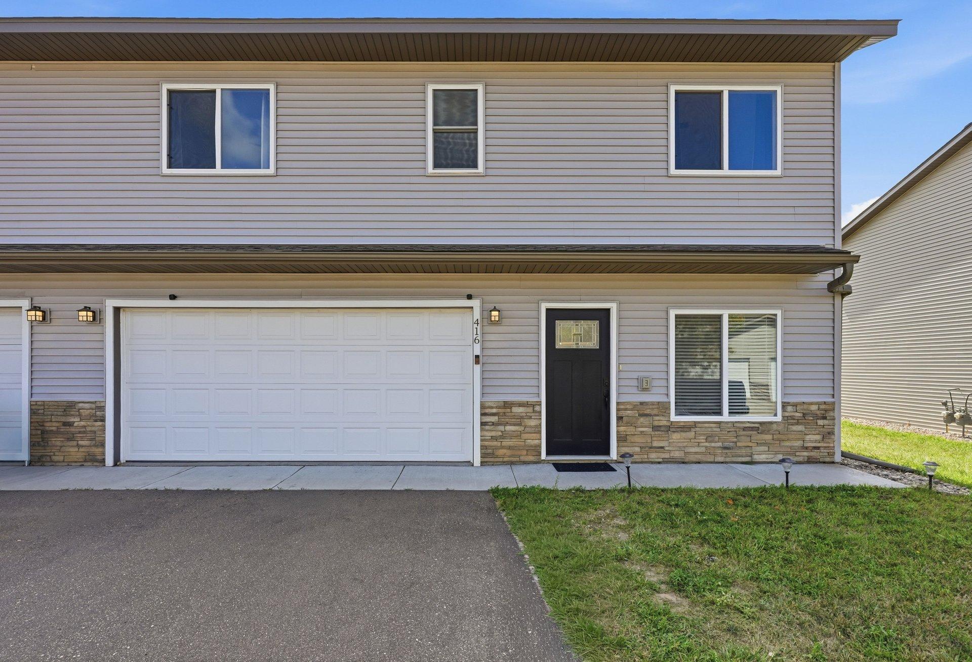 416 Sierra Place Property Photo 2