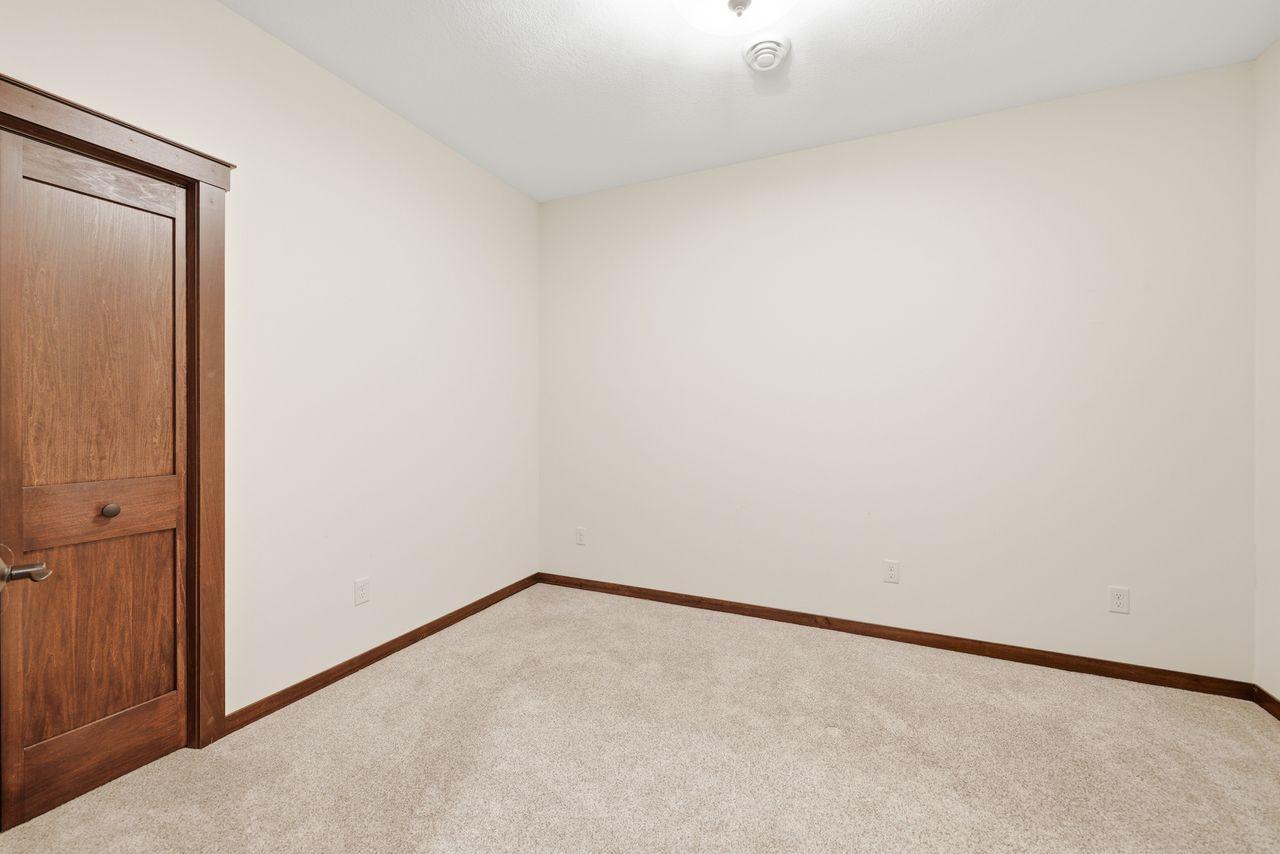 3049 Nottingham Road S Property Photo 16