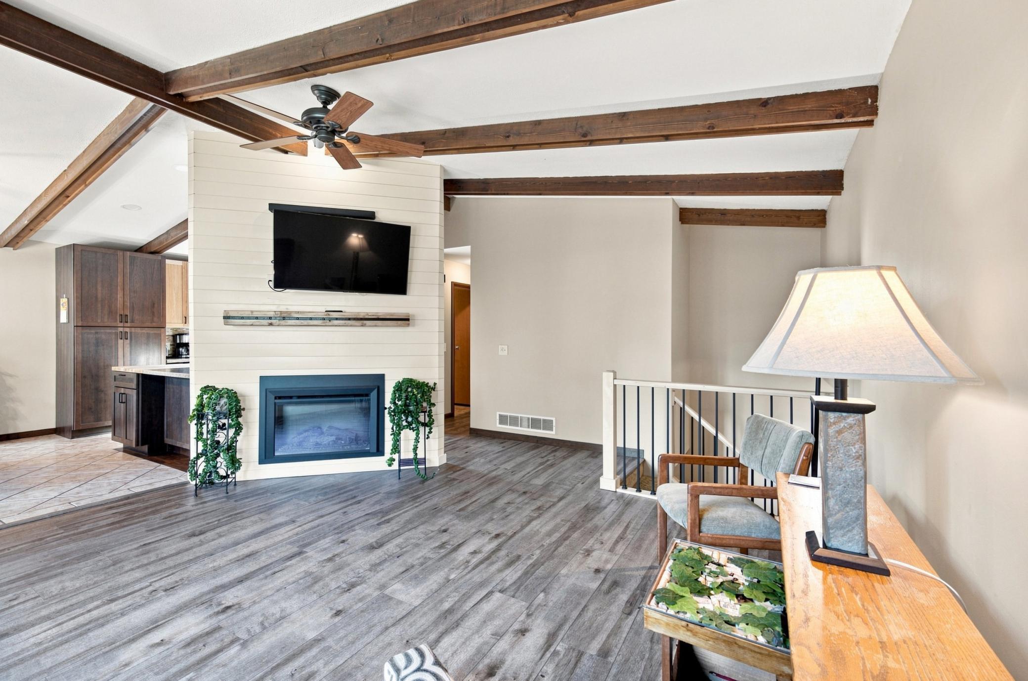 1530 Lois Drive Property Photo 1