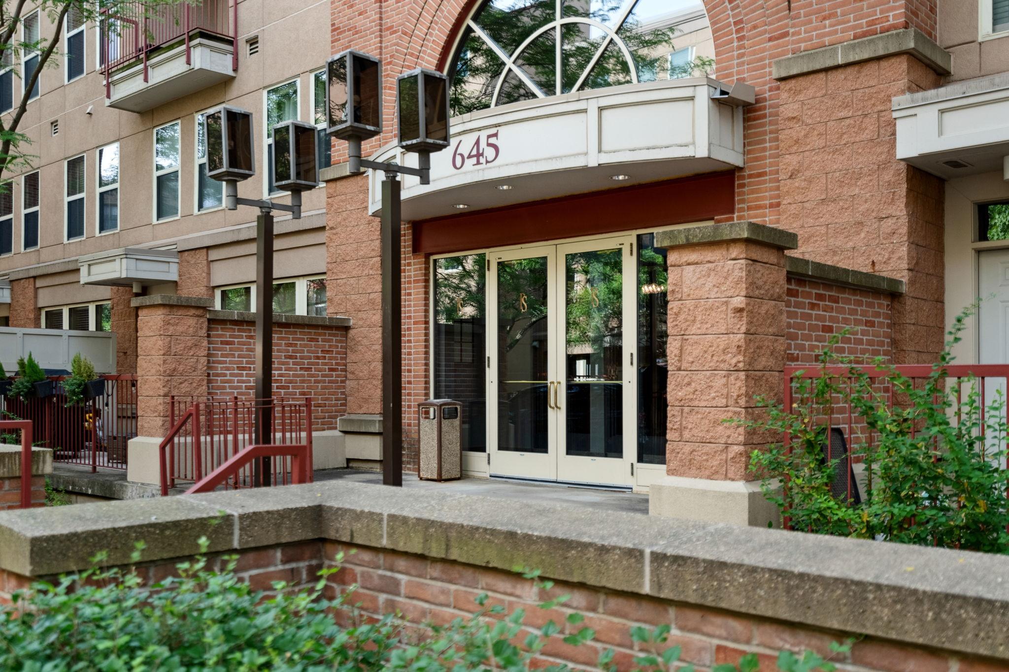645 N 1st St 409 Property Photo 21