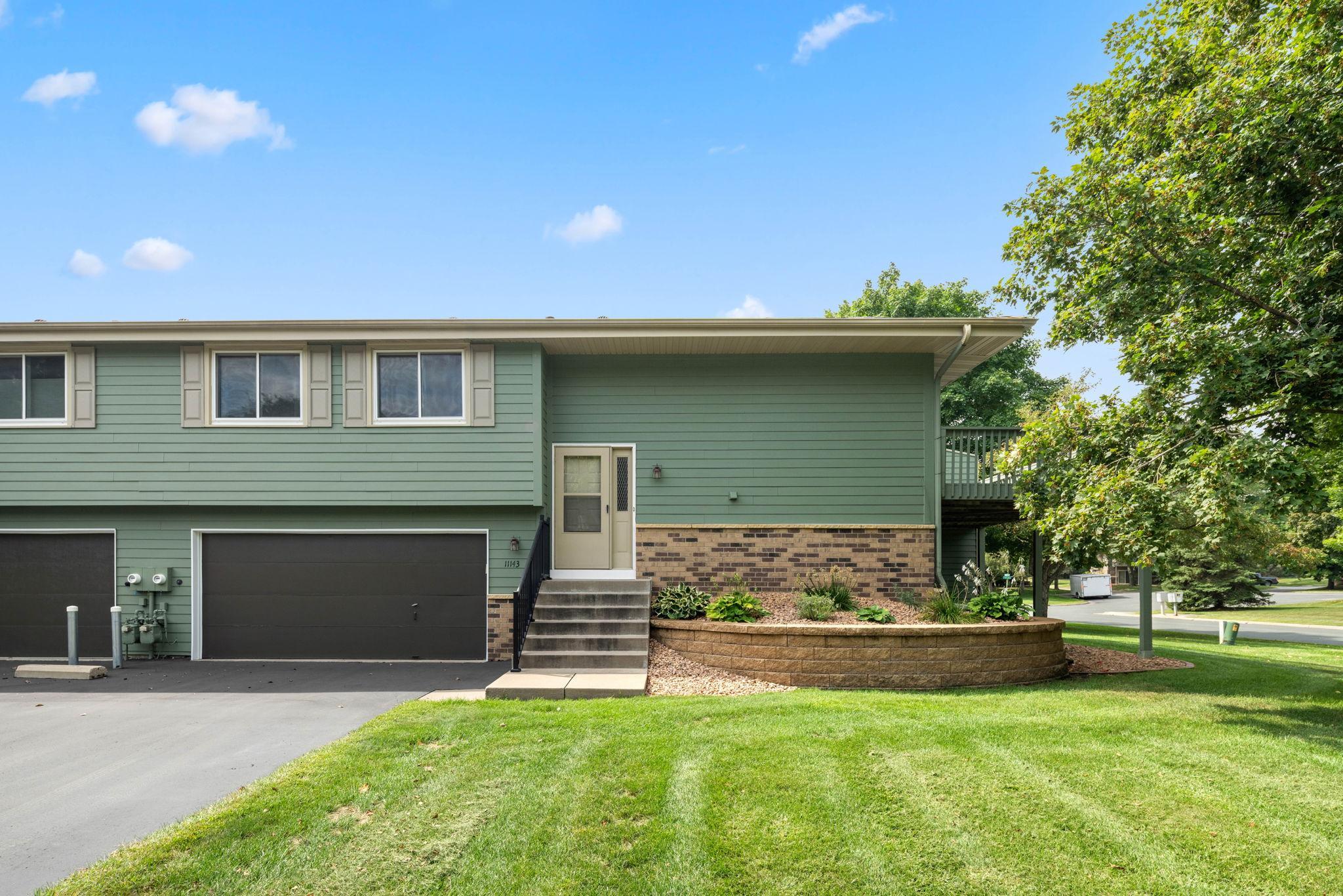 11143 Vessey Circle Property Photo 1