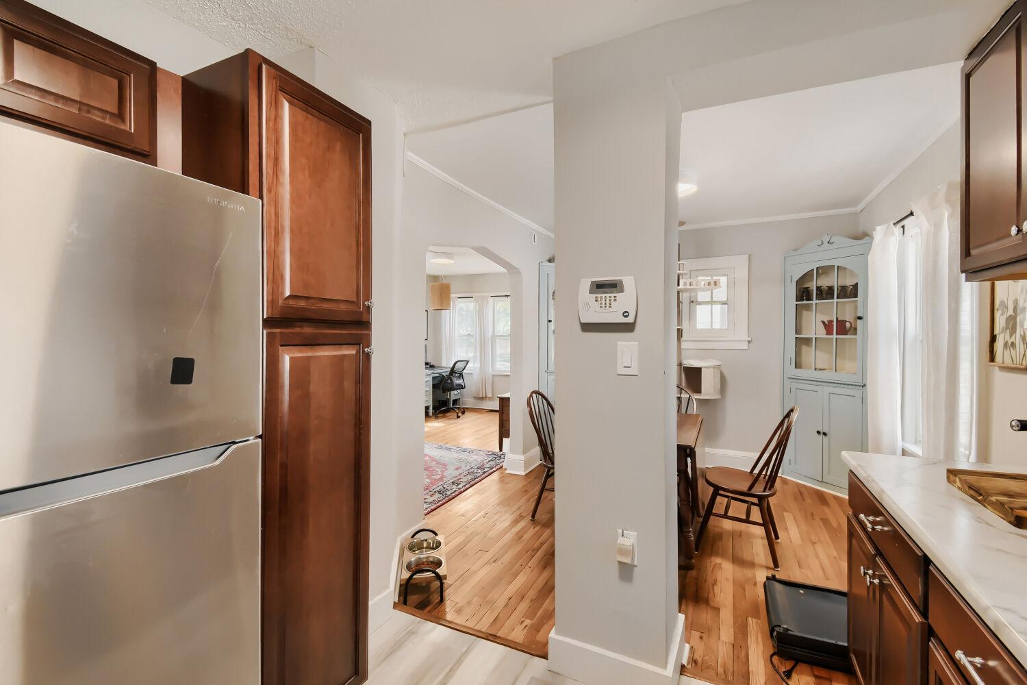 5208 Camden Avenue N Property Photo 9