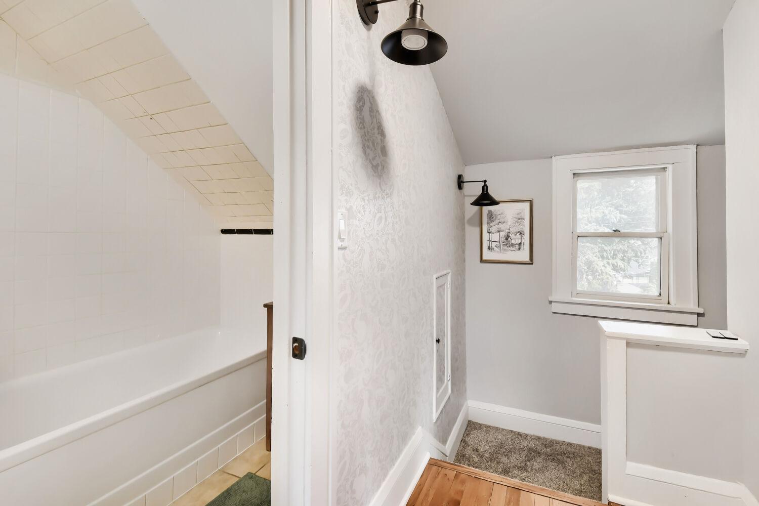 5208 Camden Avenue N Property Photo 11