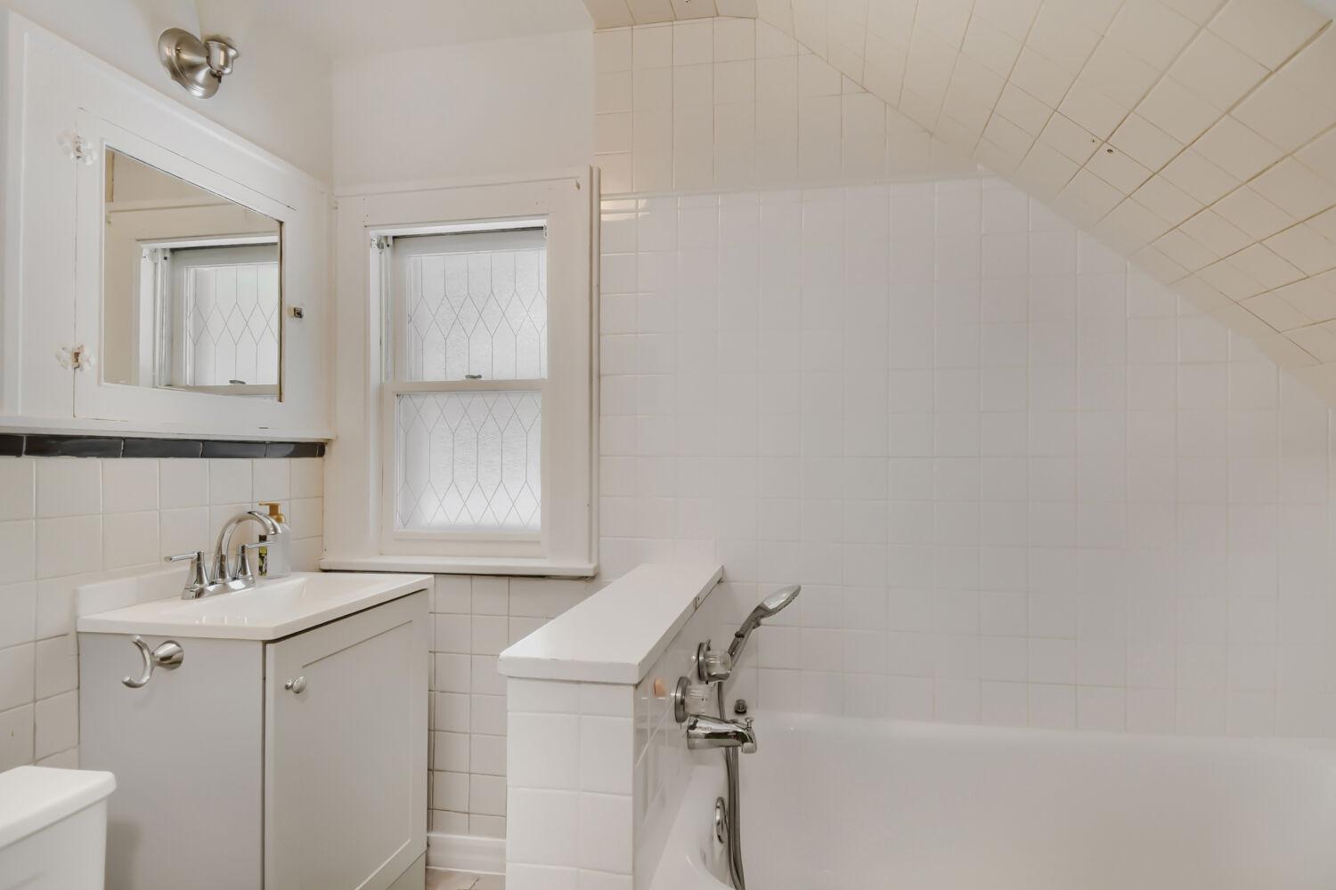 5208 Camden Avenue N Property Photo 13