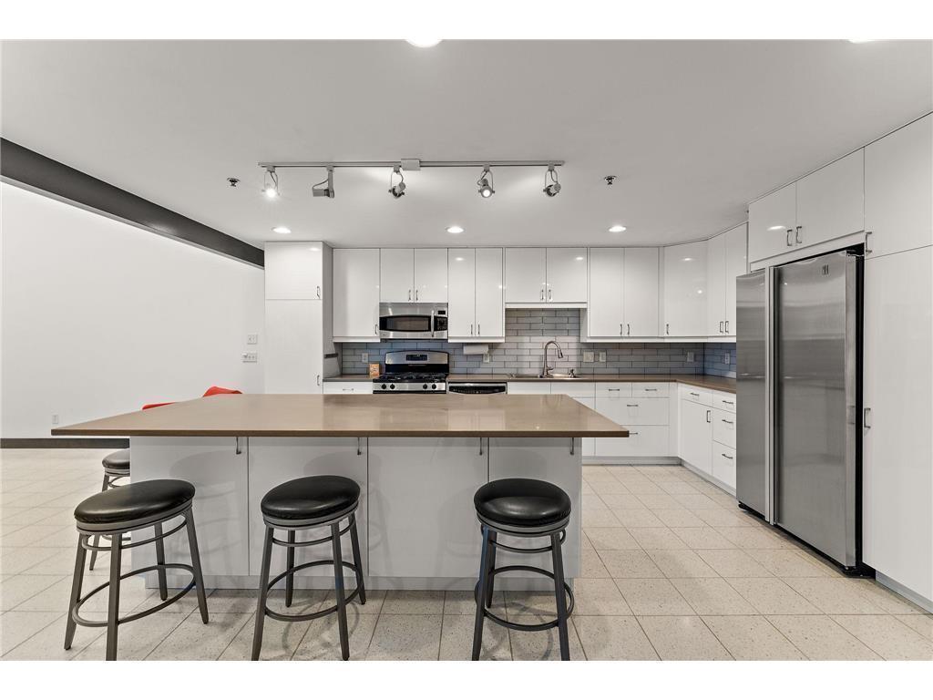214 4th Street E 213 Property Photo 3